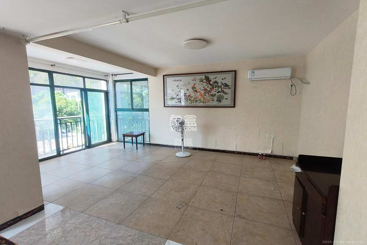 中江国际花城 3室2厅2卫 2800.0元/月 中江国际花城 3室2厅2卫 2800.0元/月室内图