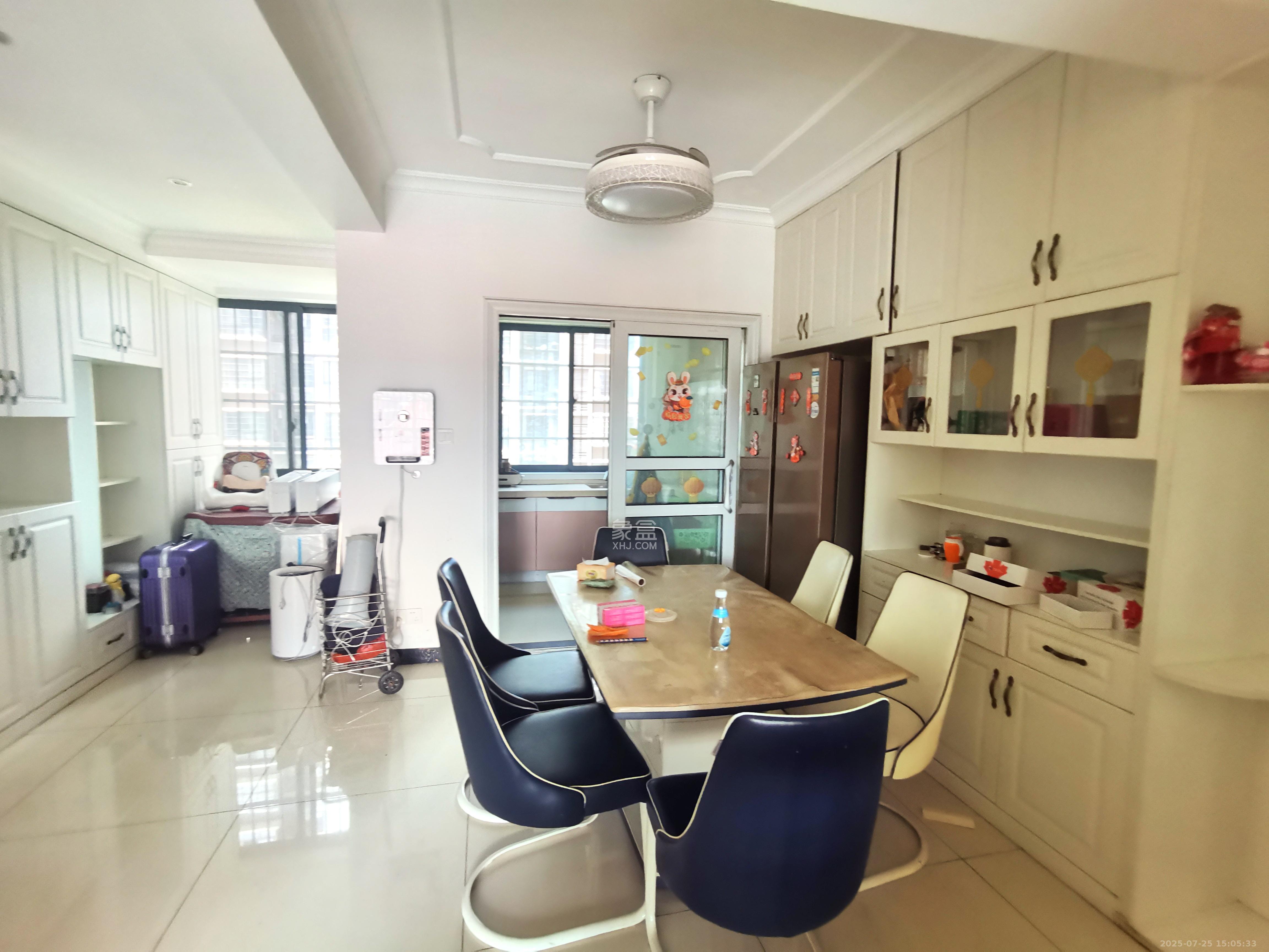 丰源国际 3室2厅2卫 1900.0元/月 丰源国际 3室2厅2卫 1900.0元/月室内图