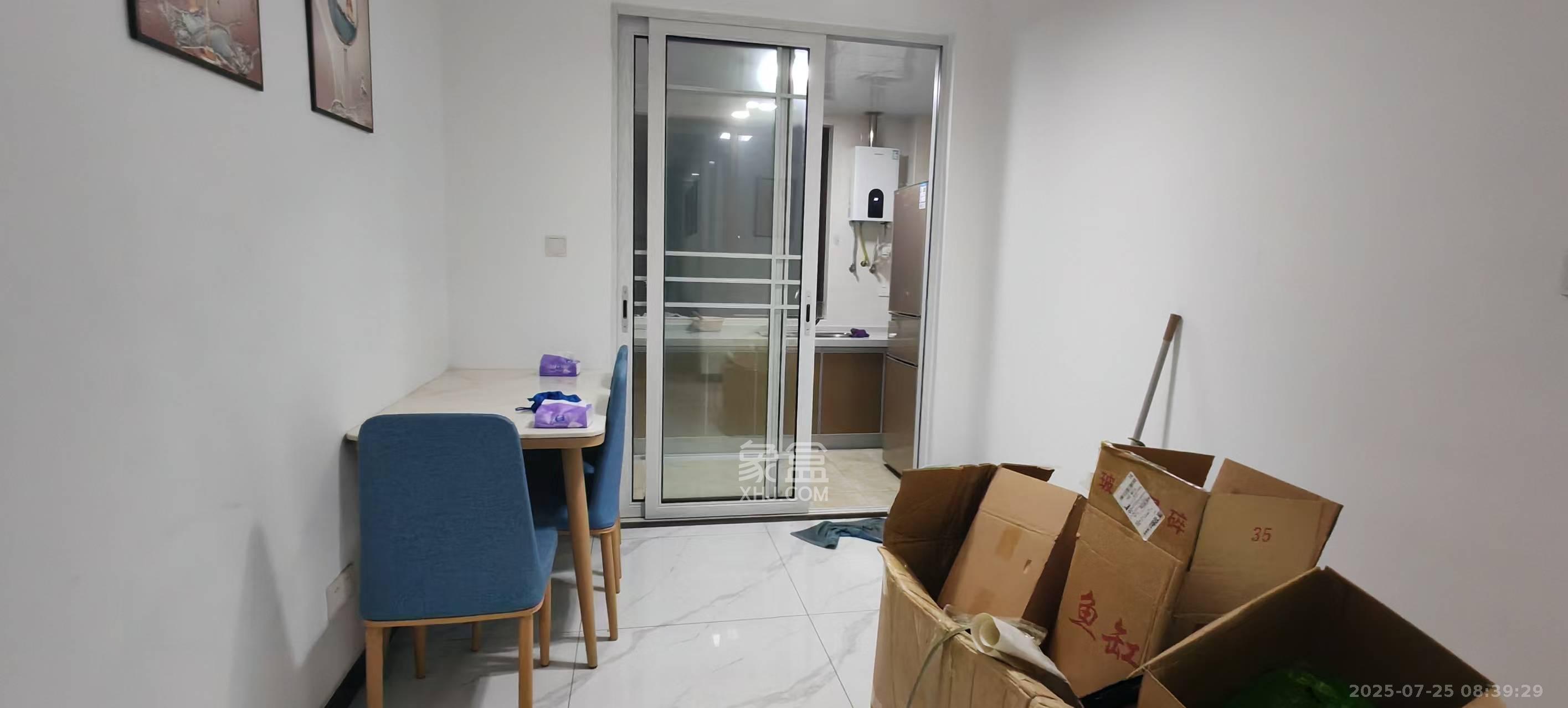 东方美地 4室2厅2卫 3600.0元/月 东方美地 4室2厅2卫 3600.0元/月室内图