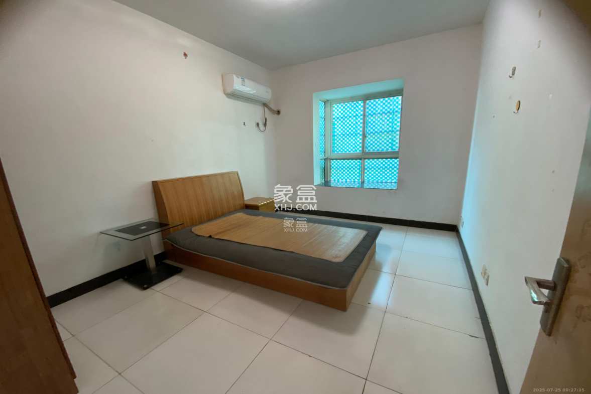 麓谷加州阳光  2室1厅1卫    2200.0元/月 麓谷加州阳光  2室1厅1卫    2200.0元/月室内图