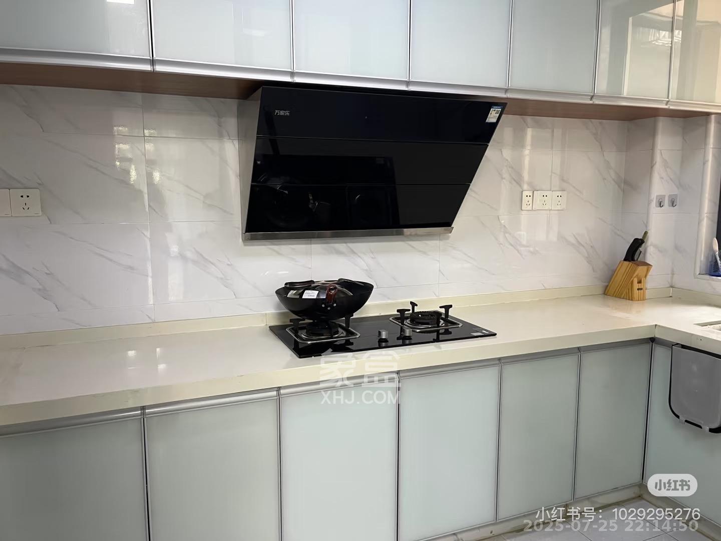 黑金时代广场 3室2厅2卫 2200.0元/月 黑金时代广场 3室2厅2卫 2200.0元/月室内图