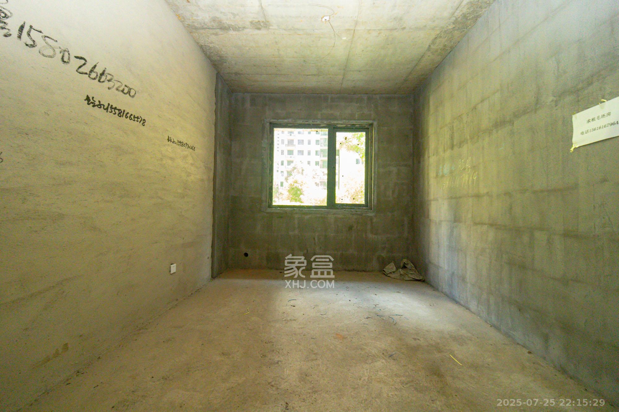 永宏万家里 4室2厅1卫 93.0万 永宏万家里 4室2厅1卫 93.0万客厅