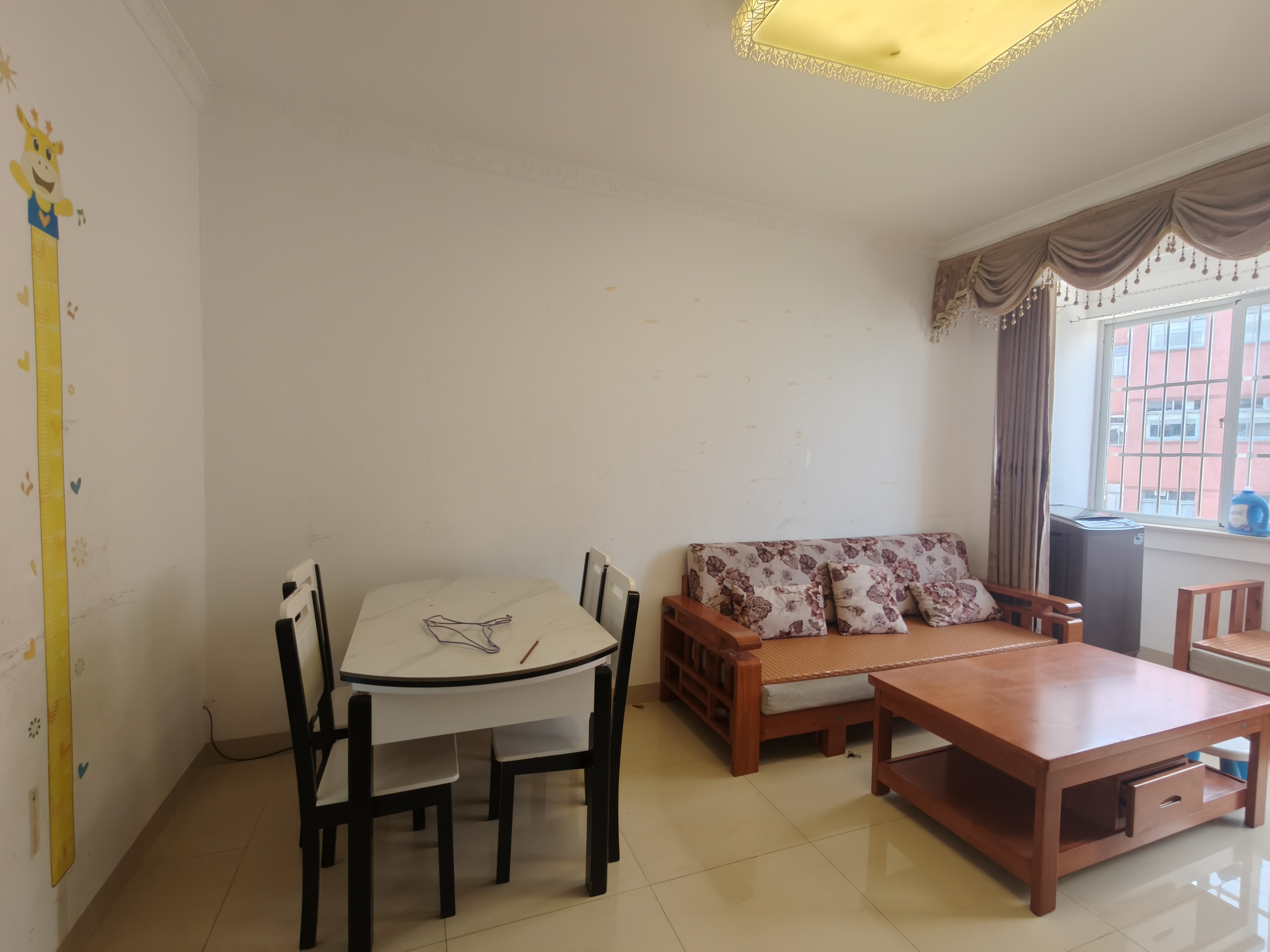 金美花园  2室1厅1卫    1700.0元/月 金美花园  2室1厅1卫    1700.0元/月室内图