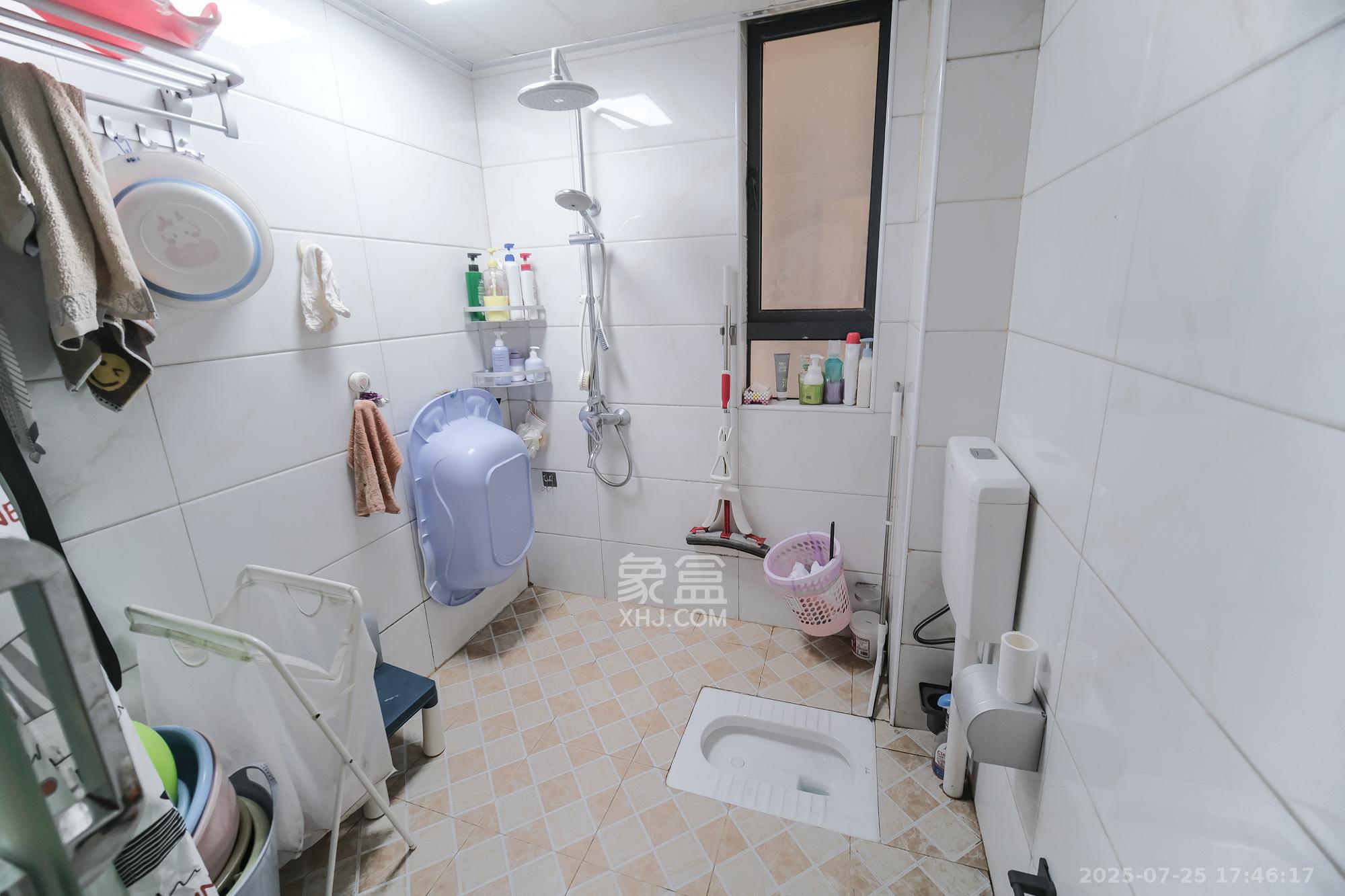 山水湾 1室2厅1卫 67.8万 山水湾 1室2厅1卫 67.8万卫生间