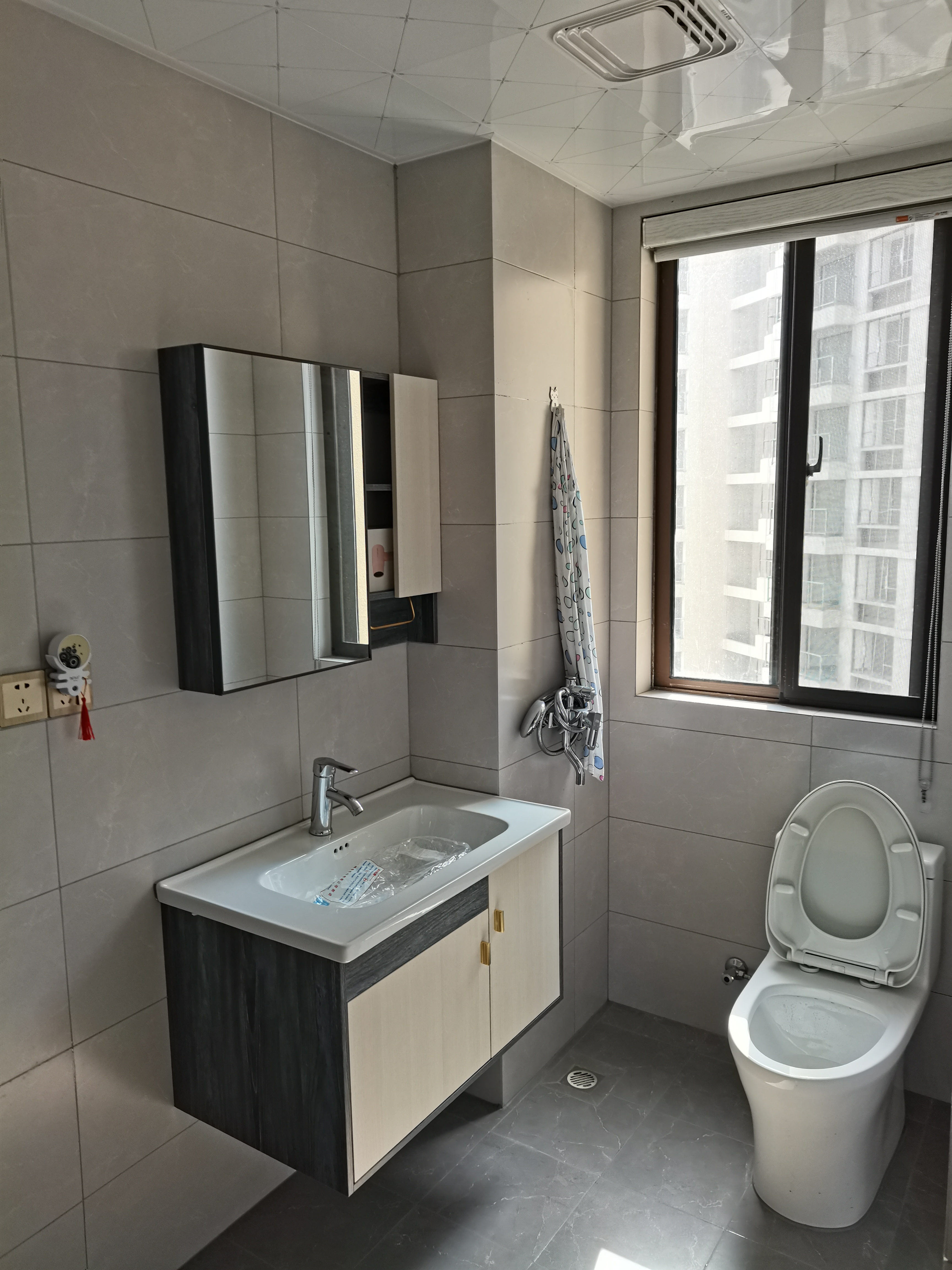 耀江西岸公馆  3室2厅2卫    2500.0元/月室内图