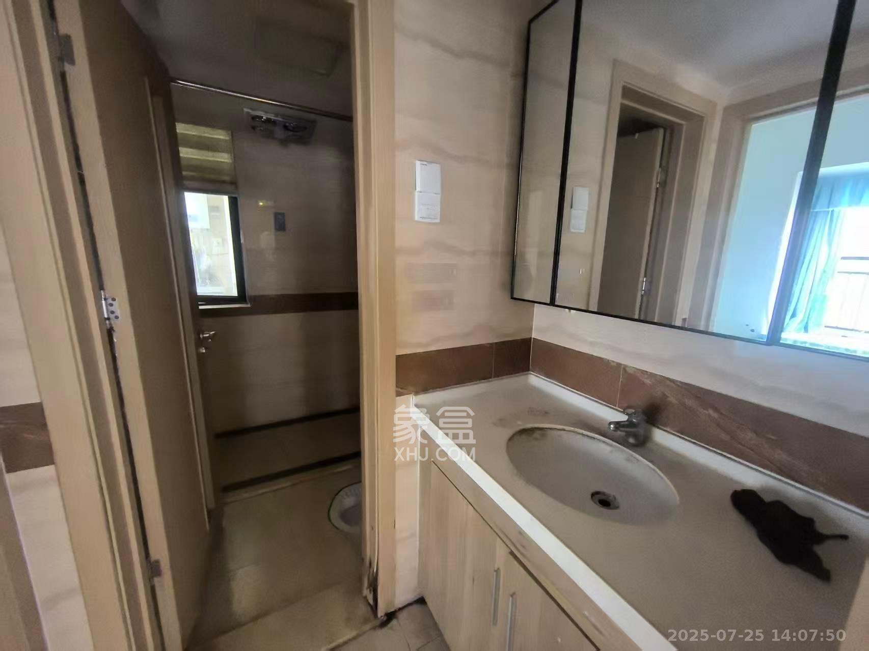 江山帝景哈佛  3室2厅1卫    2000.0元/月室内图