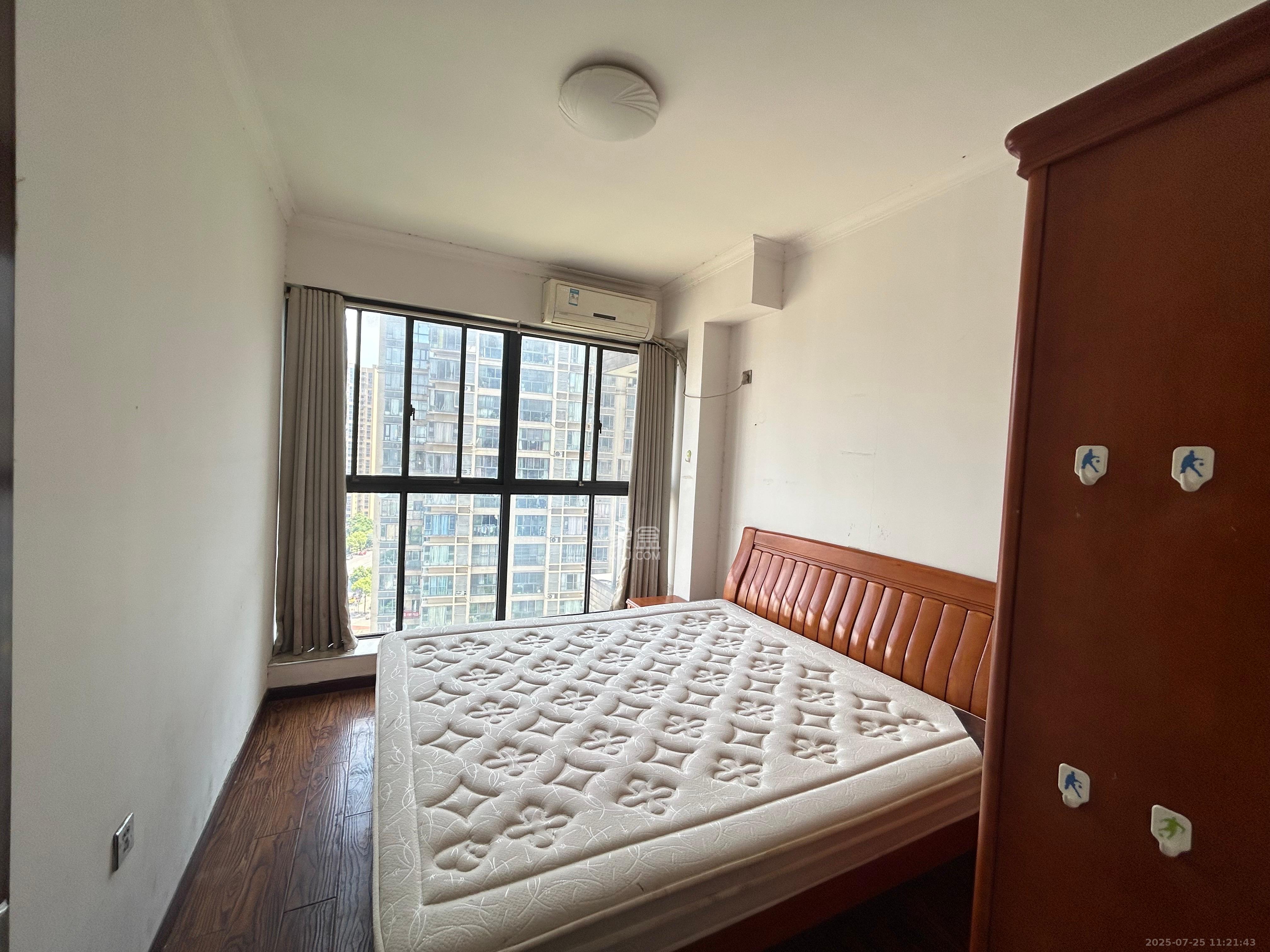 鑫远熙山 4室2厅2卫 2900.0元/月 鑫远熙山 4室2厅2卫 2900.0元/月室内图