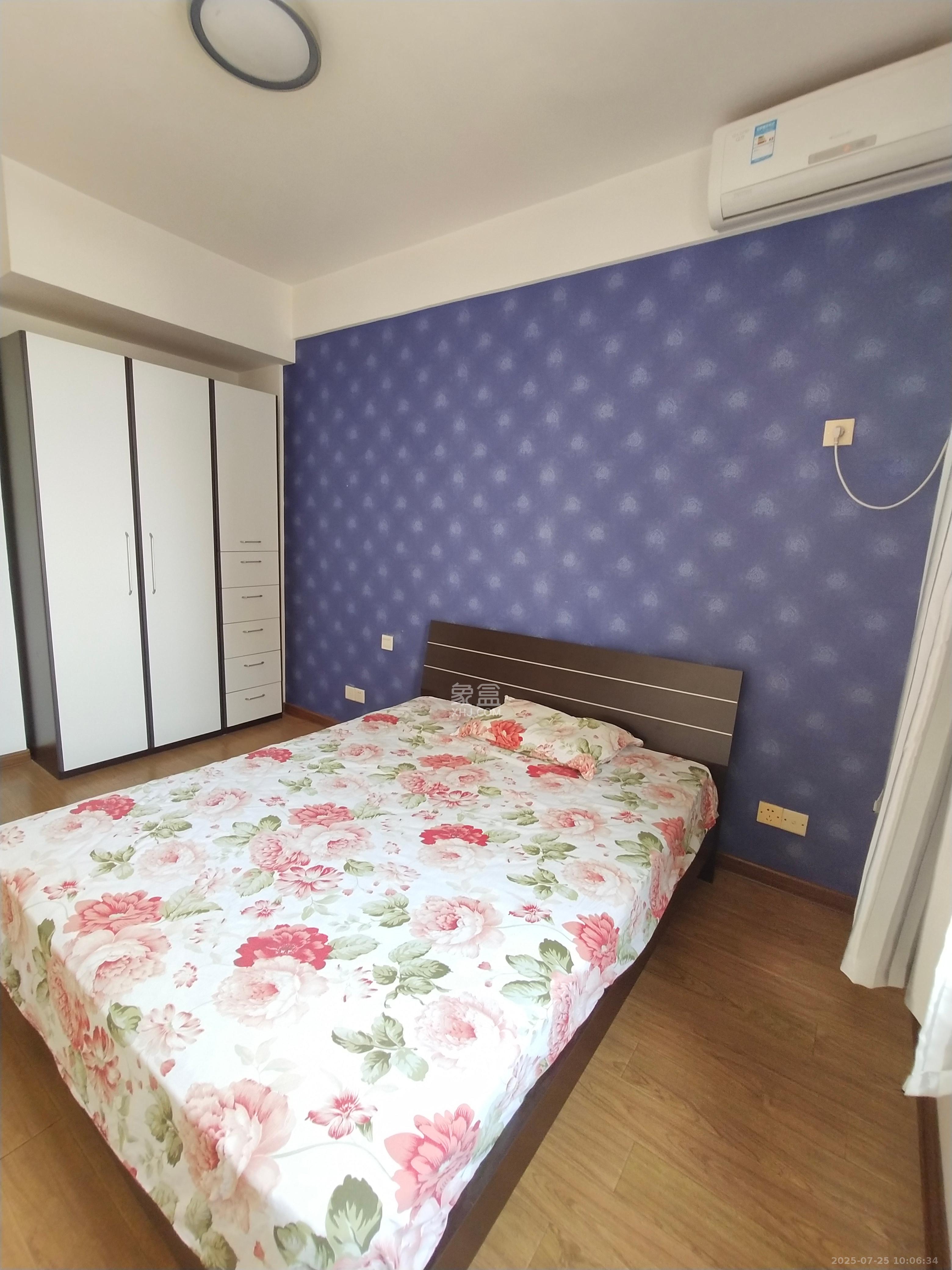 麓谷雅园 3室2厅1卫 2800.0元/月 麓谷雅园 3室2厅1卫 2800.0元/月室内图