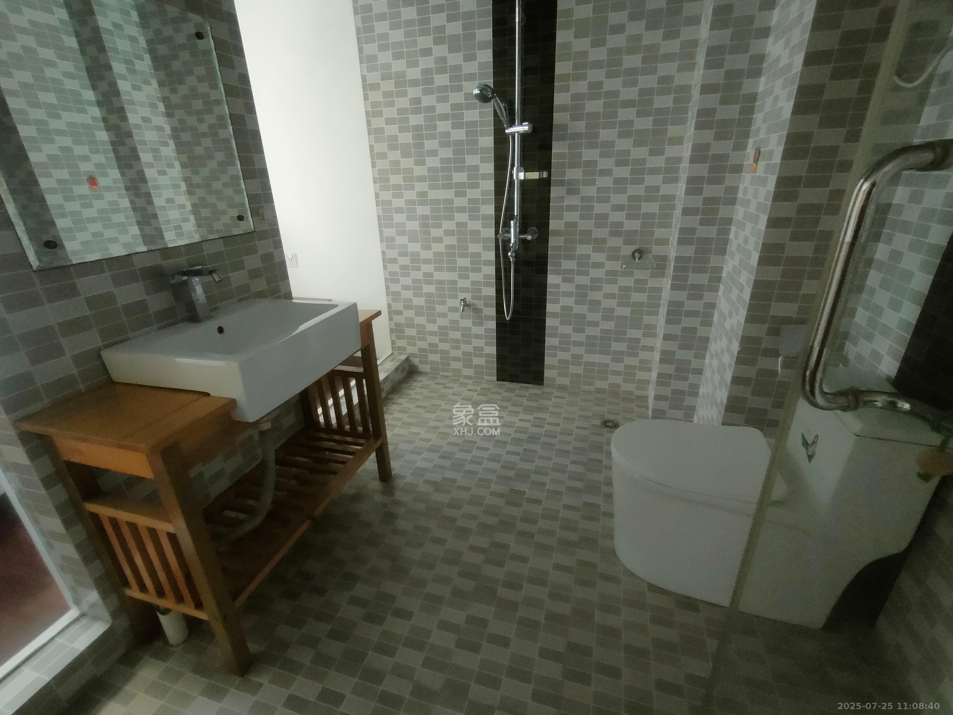 鸿景雅苑  3室2厅1卫    3800.0元/月 鸿景雅苑  3室2厅1卫    3800.0元/月室内图