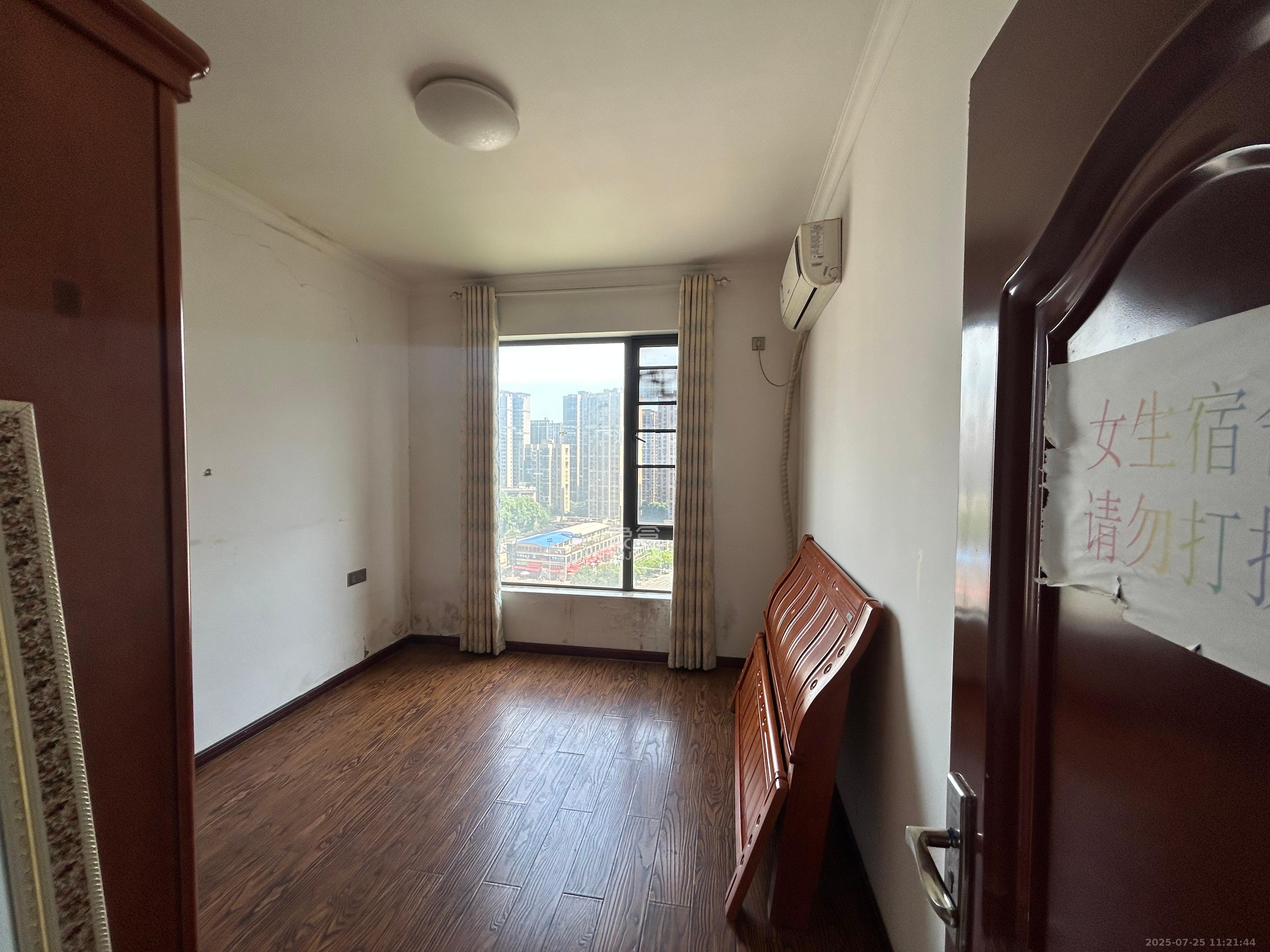 鑫远熙山 4室2厅2卫 2900.0元/月 鑫远熙山 4室2厅2卫 2900.0元/月室内图