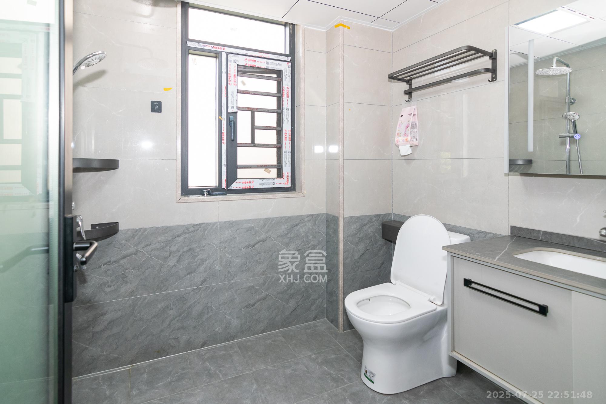 富兴悦府(富兴学府名邸) 3室2厅2卫 70.0万 富兴悦府(富兴学府名邸) 3室2厅2卫 70.0万卫生间