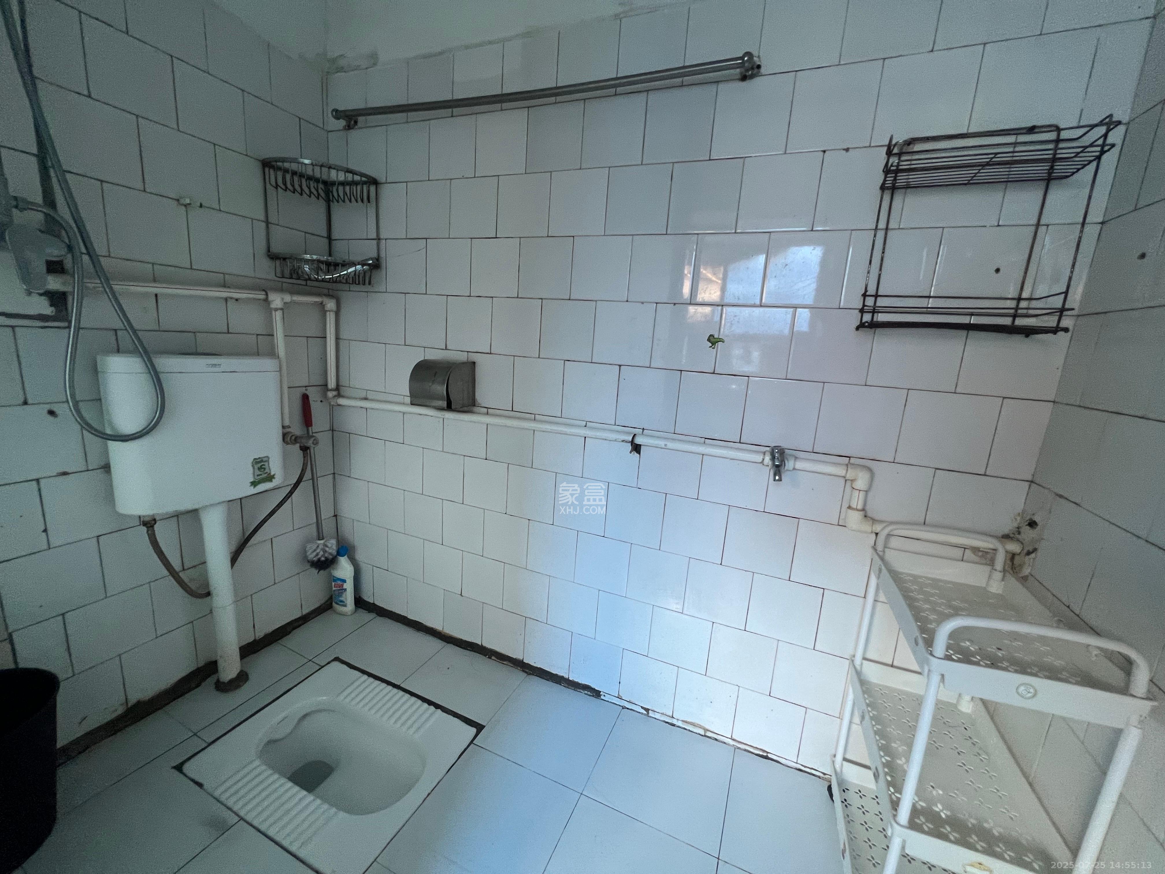 市直属机关宿舍 3室1厅1卫 1500.0元/月 市直属机关宿舍 3室1厅1卫 1500.0元/月室内图