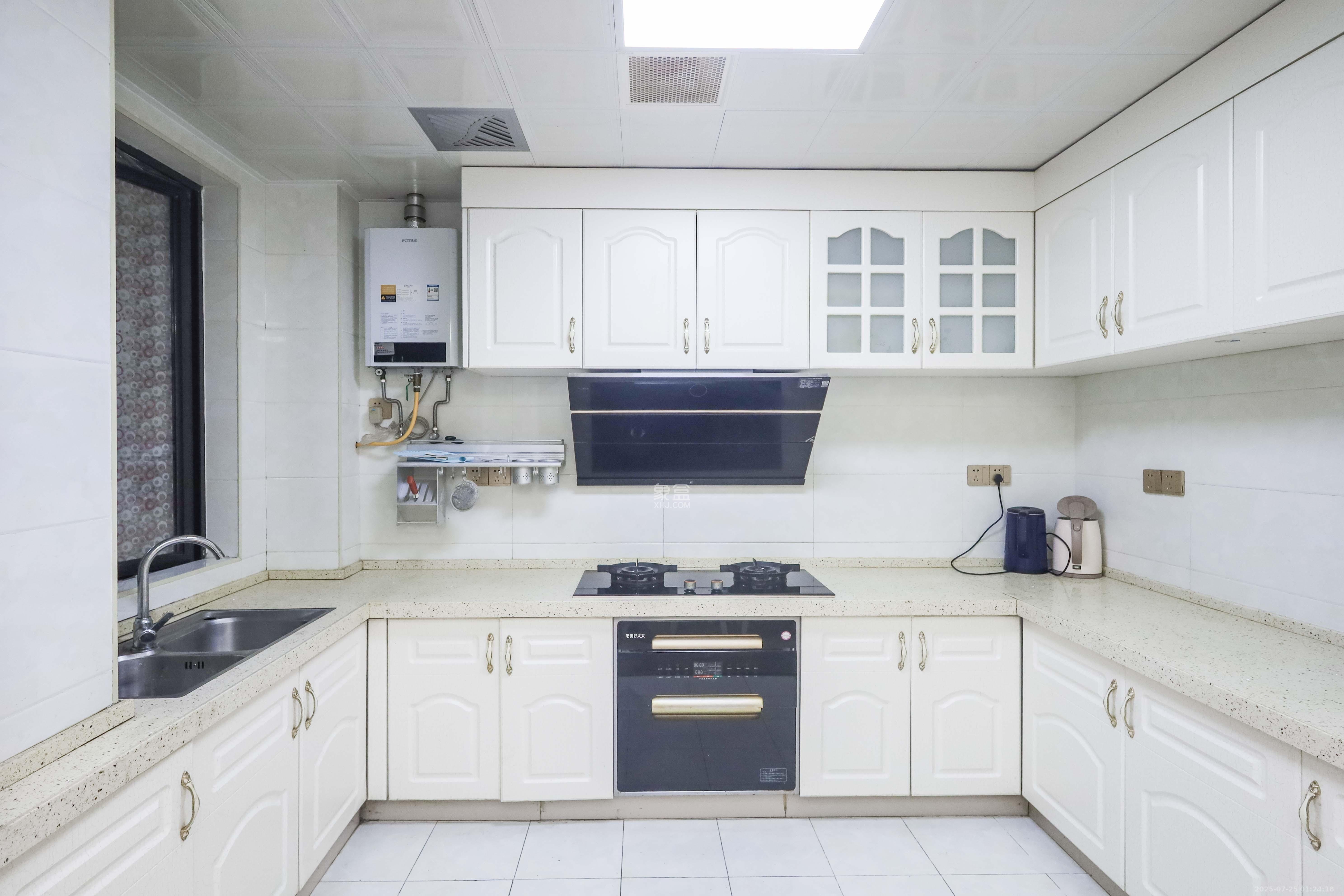 和泓梅溪四季  5室2厅2卫    3900.0元/月室内图