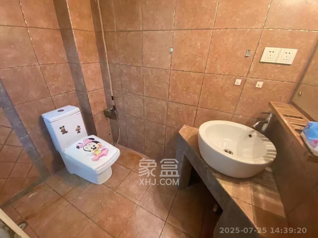 白沙晶城 1室1厅1卫 1600.0元/月 白沙晶城 1室1厅1卫 1600.0元/月室内图