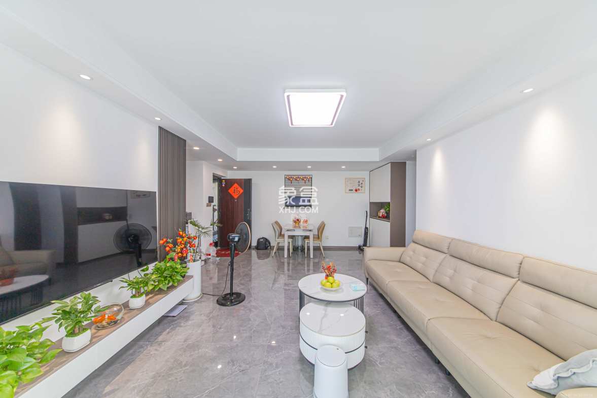 江悦和鸣  3室2厅2卫    195.0万 江悦和鸣  3室2厅2卫    195.0万客厅