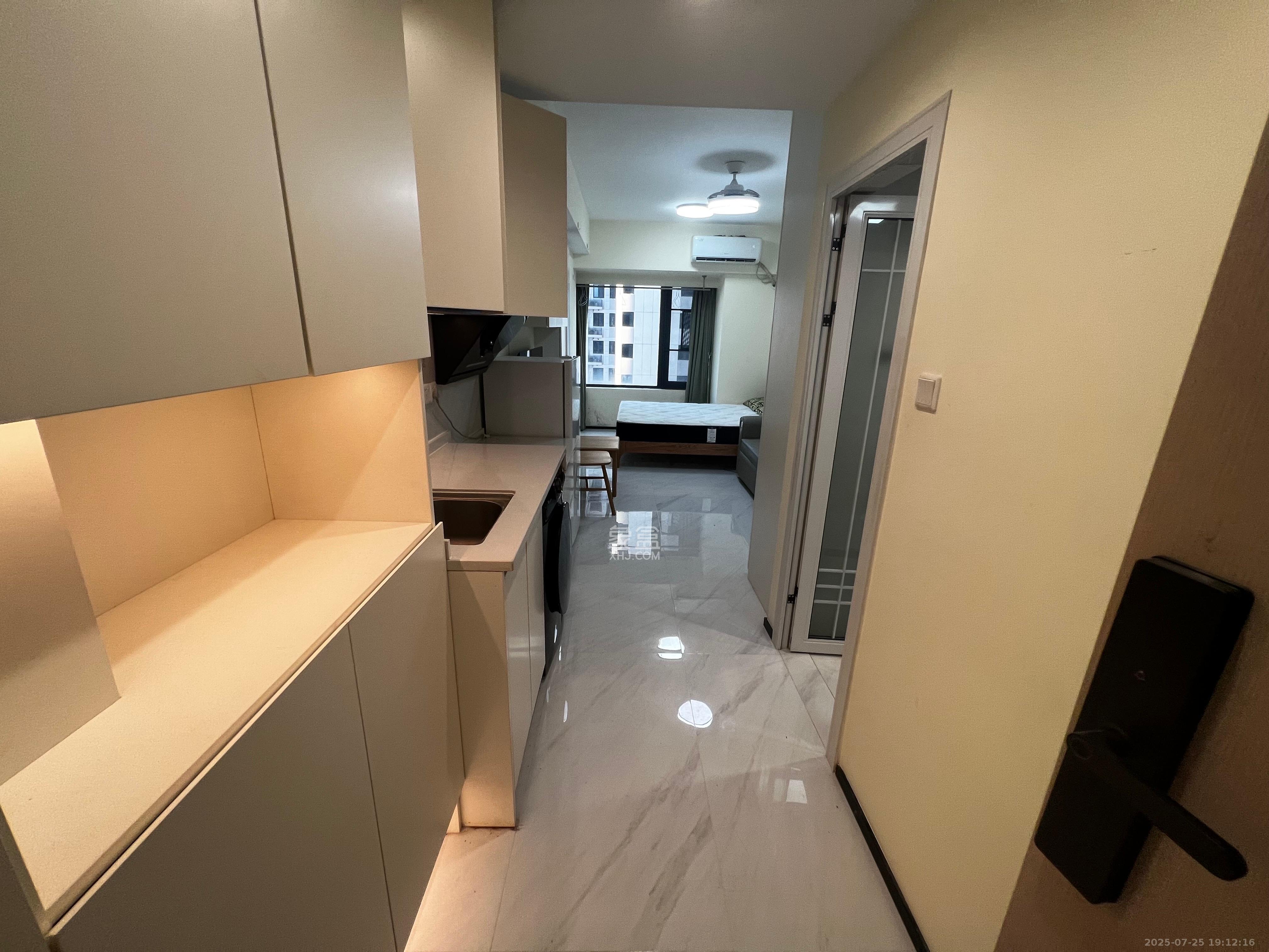 保利中环广场(保利中悦苑) 1室1厅1卫 1700.0元/月 保利中环广场(保利中悦苑) 1室1厅1卫 1700.0元/月室内图