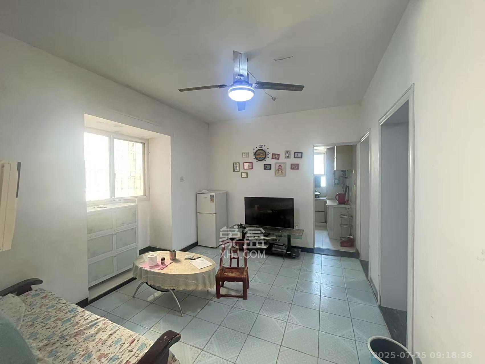 中南石油局宿舍 2室1厅1卫 2300.0元/月 中南石油局宿舍 2室1厅1卫 2300.0元/月室内图