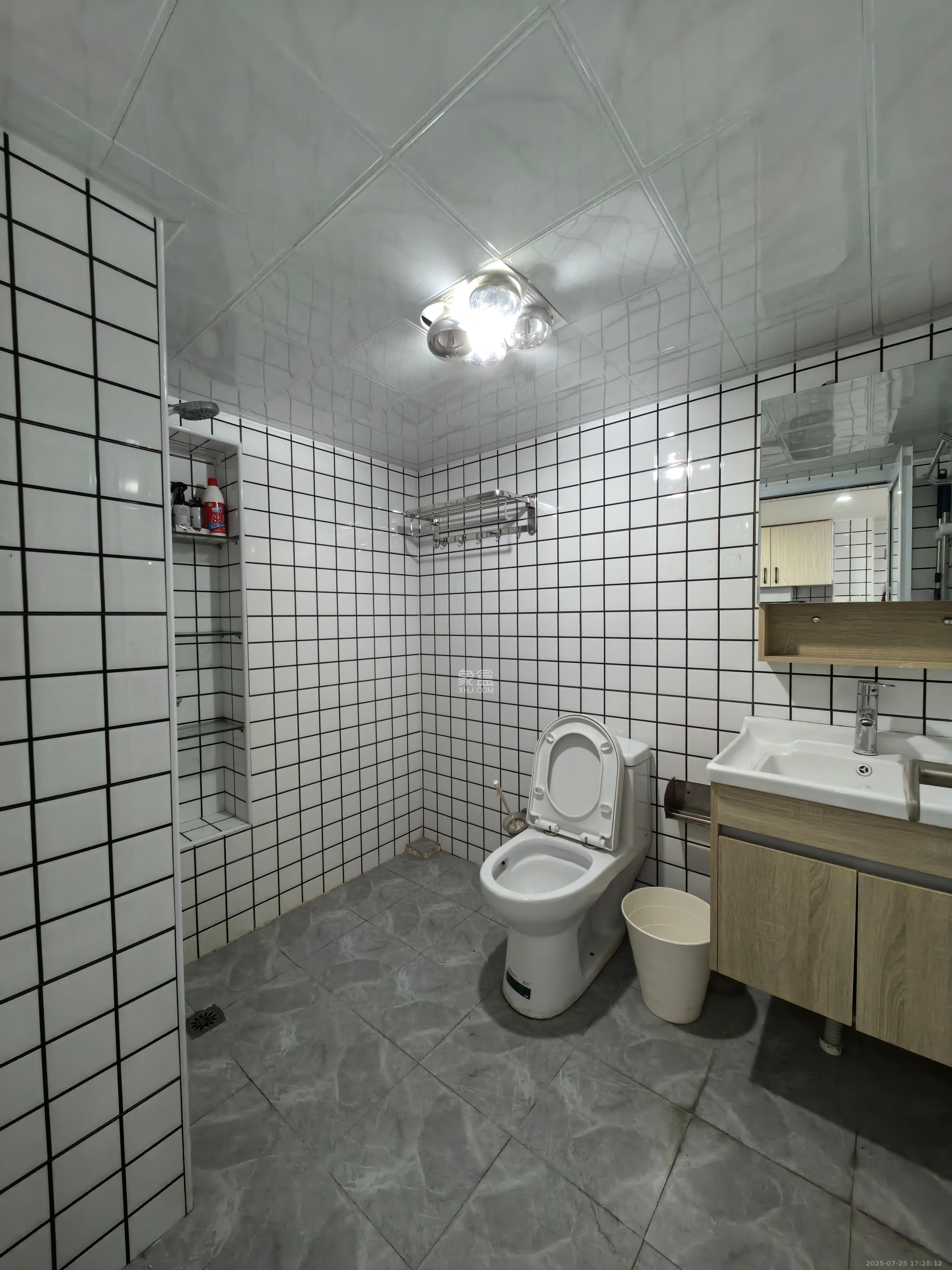 华润置地广场二期  1室1厅1卫    1800.0元/月室内图