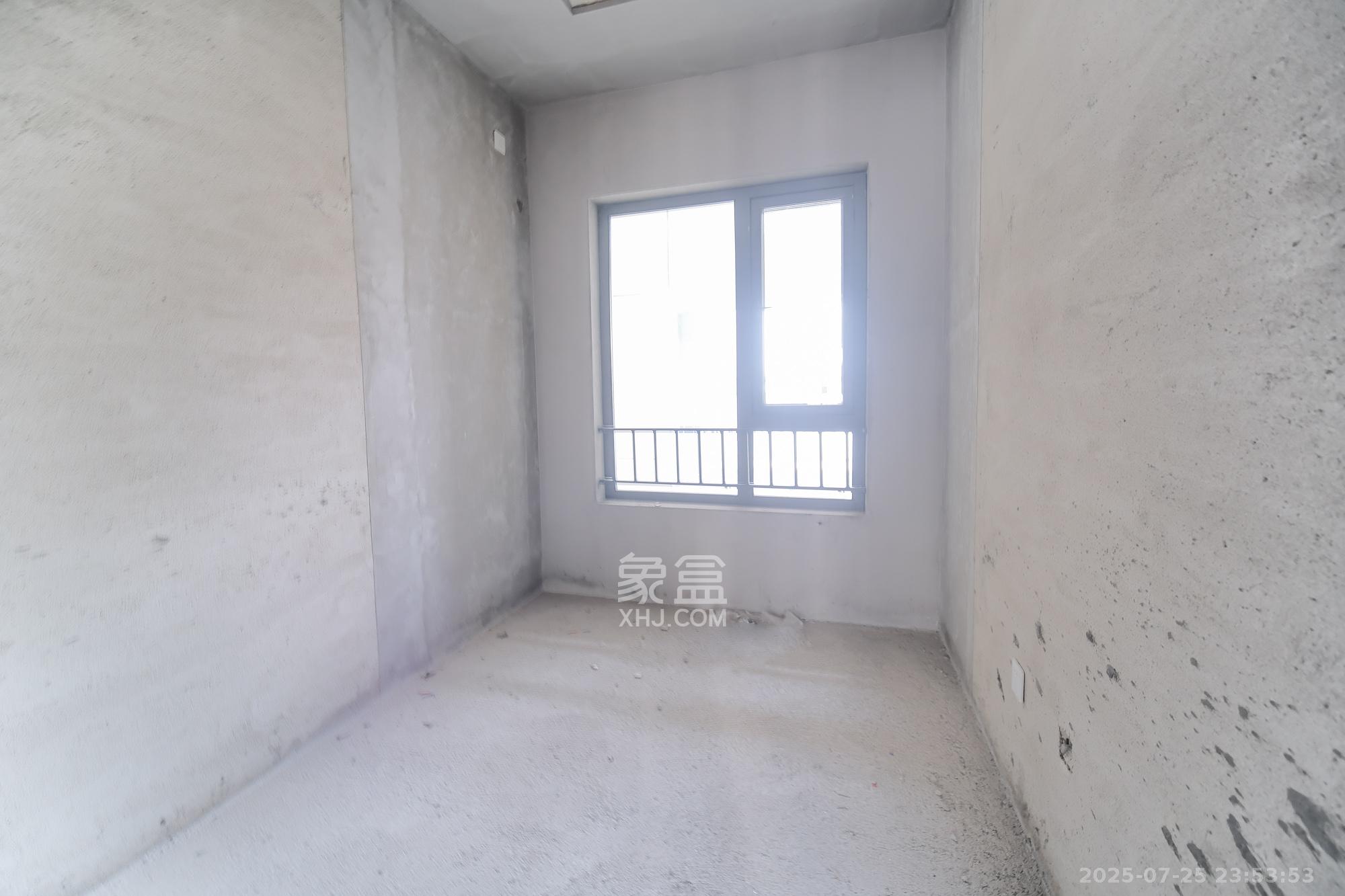 荣盛城 4室2厅2卫 78.0万 荣盛城 4室2厅2卫 78.0万卧室