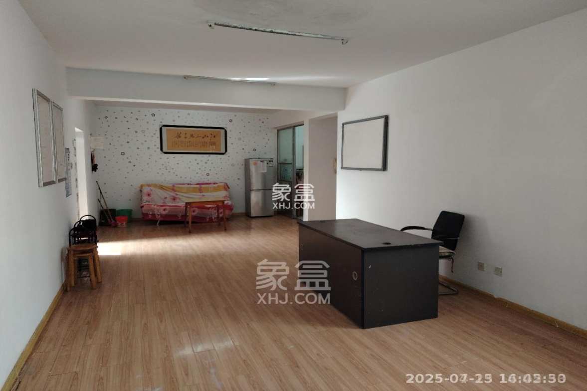 耀华锦园 3室2厅2卫 1500.0元/月 耀华锦园 3室2厅2卫 1500.0元/月室内图