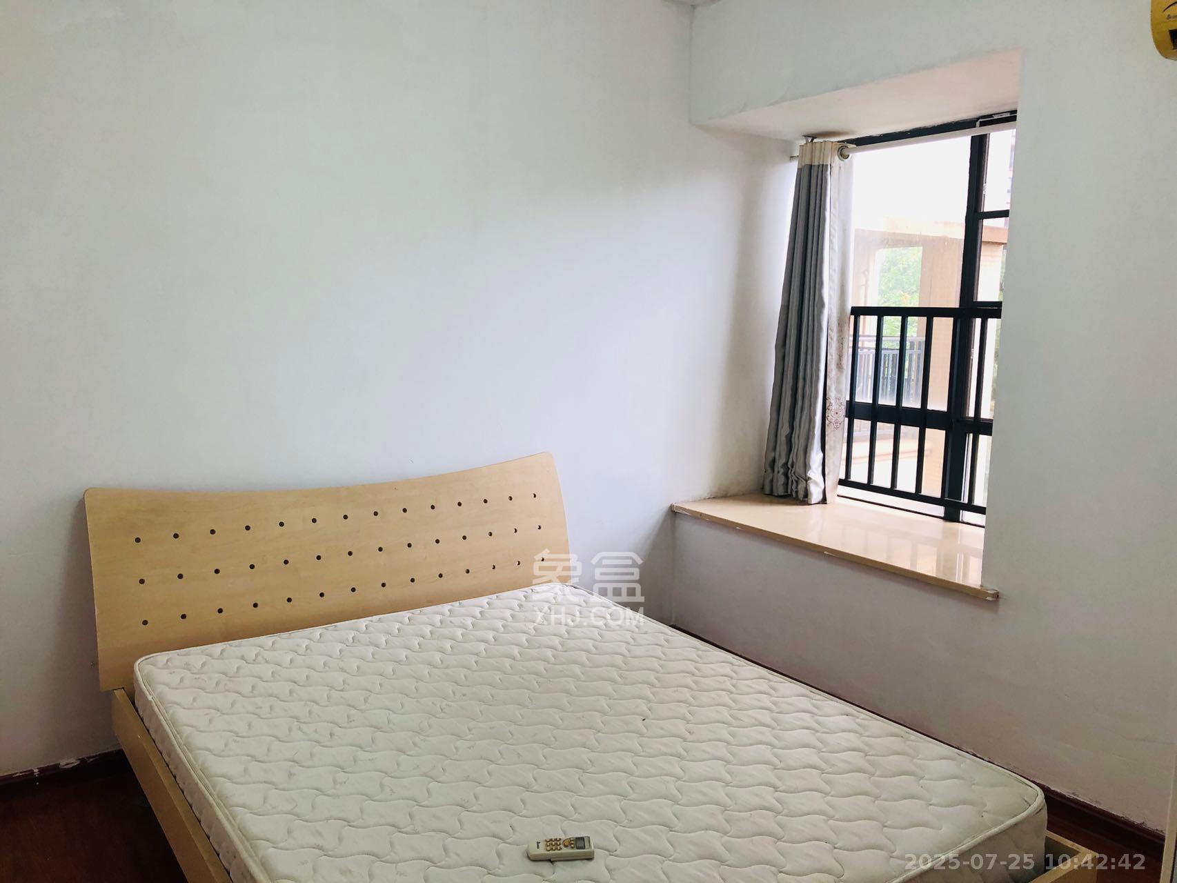 中建芙蓉嘉苑  3室2厅2卫    2000.0元/月室内图