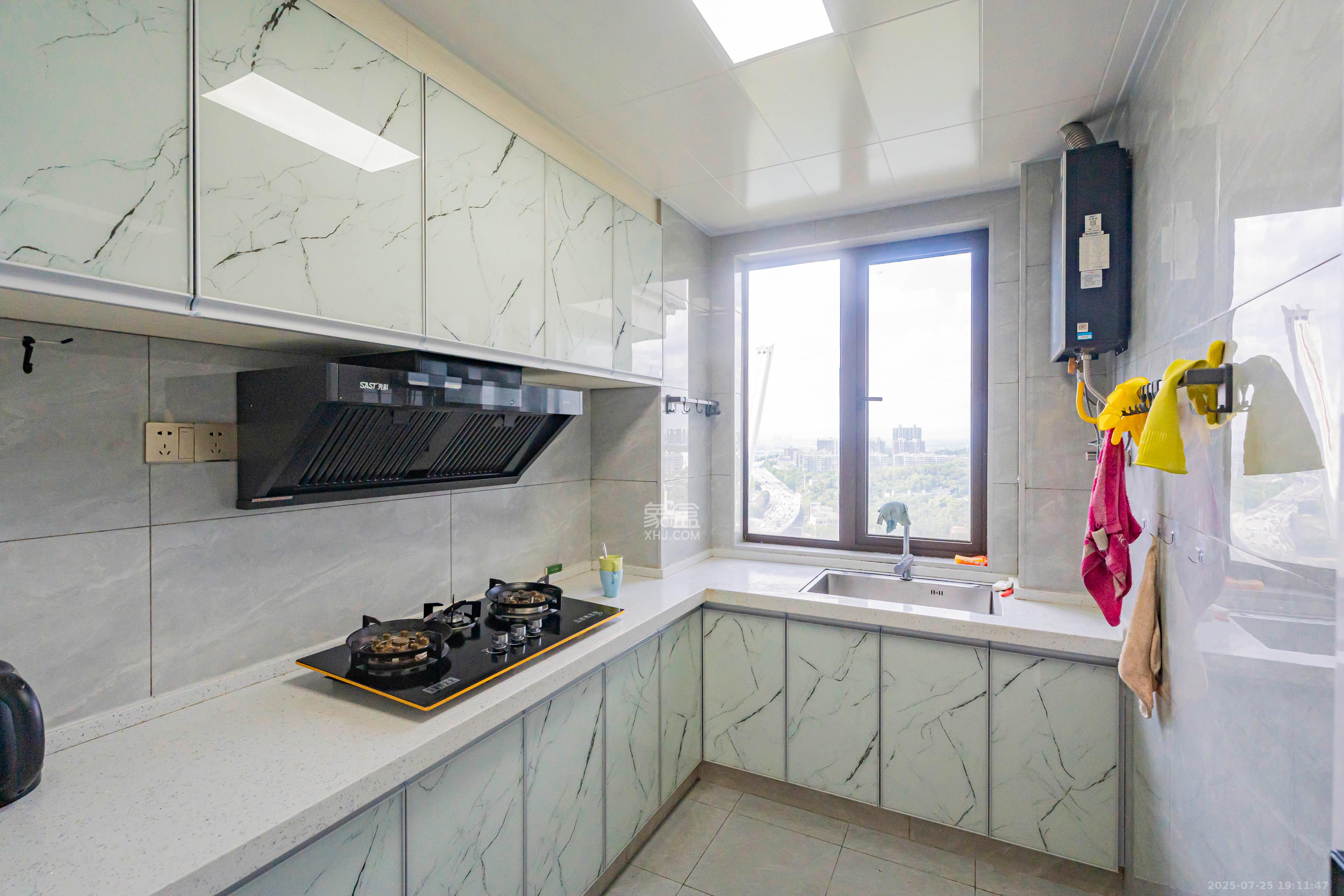 海洋半岛(月珑湾) 3室2厅2卫 128.0万 海洋半岛(月珑湾) 3室2厅2卫 128.0万厨房