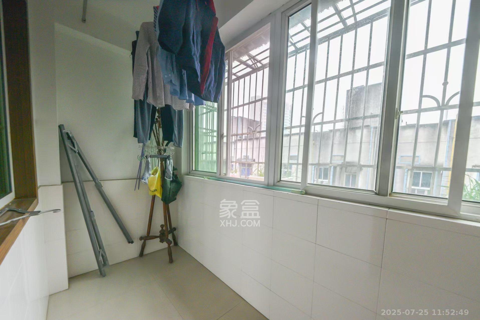 化油器厂宿舍 3室2厅1卫 2500.0元/月 化油器厂宿舍 3室2厅1卫 2500.0元/月室内图