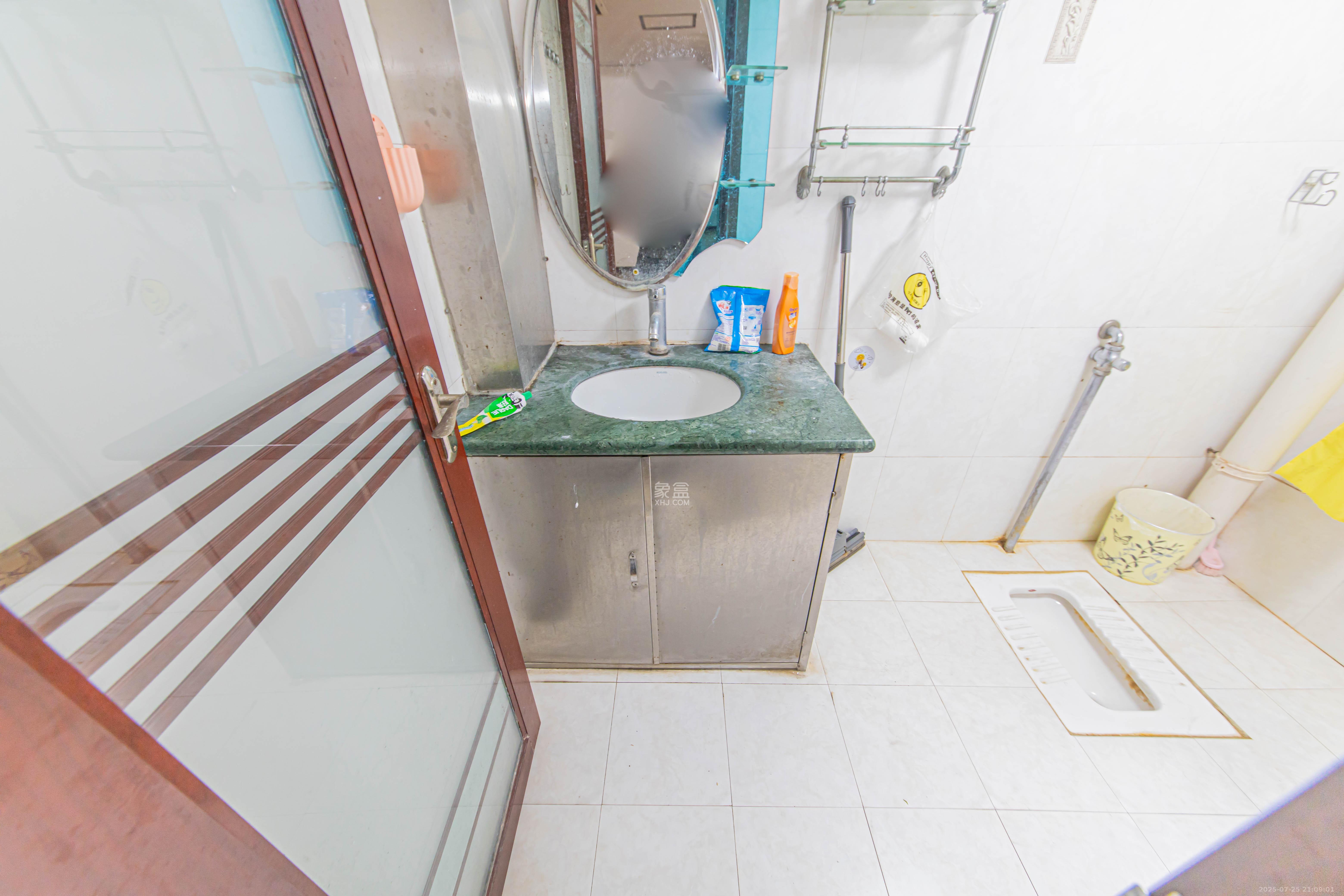 富景园  3室2厅2卫    96.0万卫生间