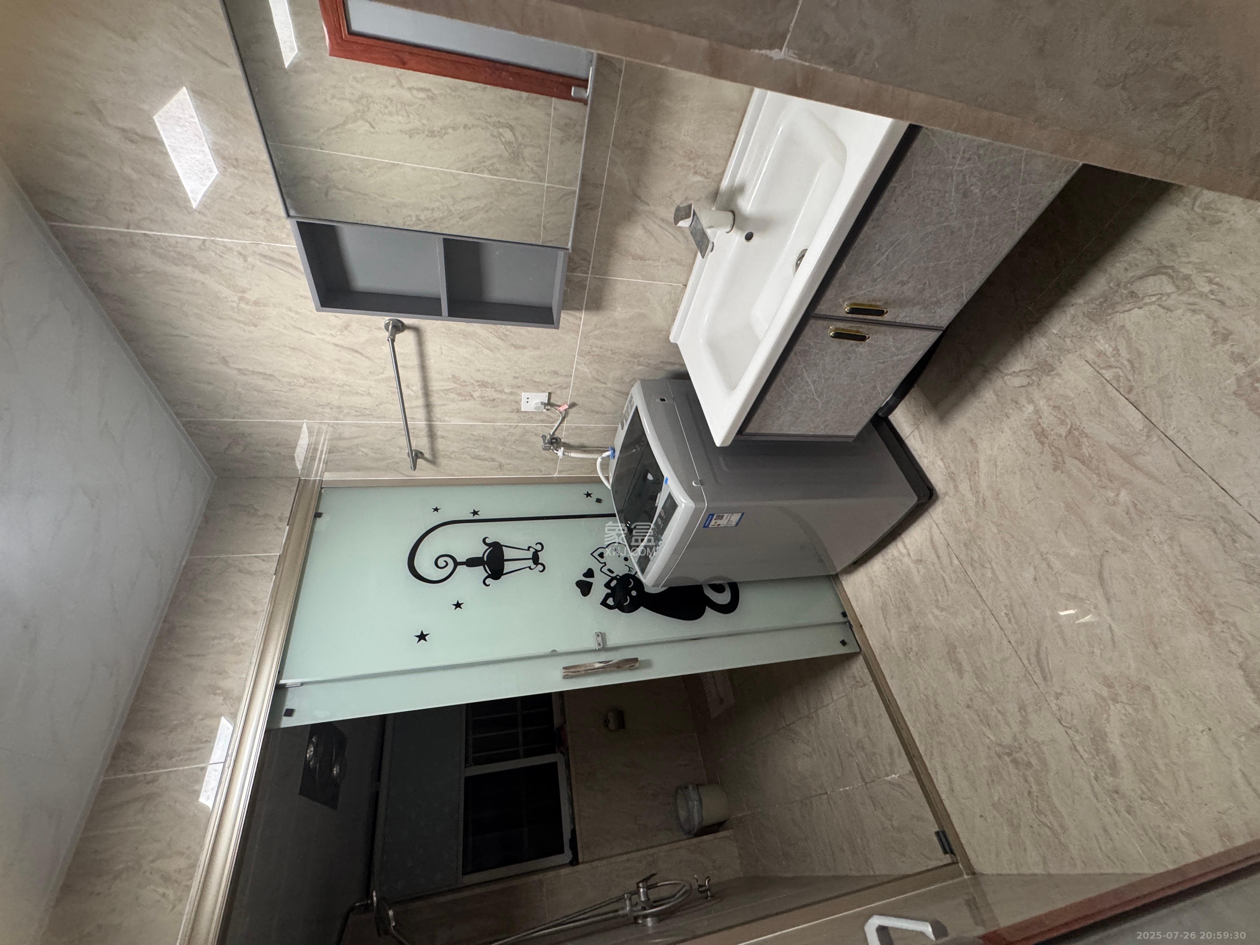 理工大学职工单位房青年汇  3室2厅2卫    2400.0元/月 理工大学职工单位房青年汇  3室2厅2卫    2400.0元/月室内图