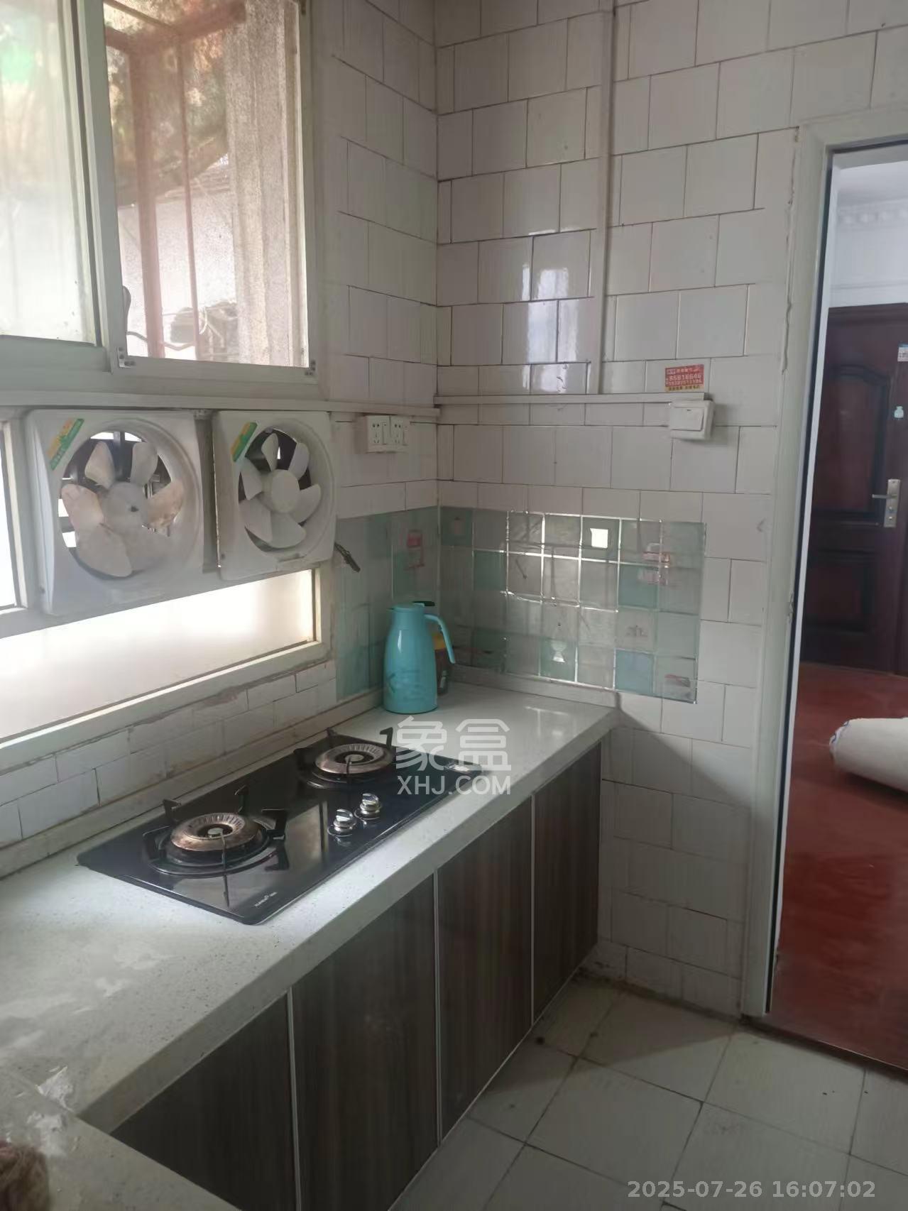 化龙池散盘 2室1厅1卫 2000.0元/月 化龙池散盘 2室1厅1卫 2000.0元/月室内图