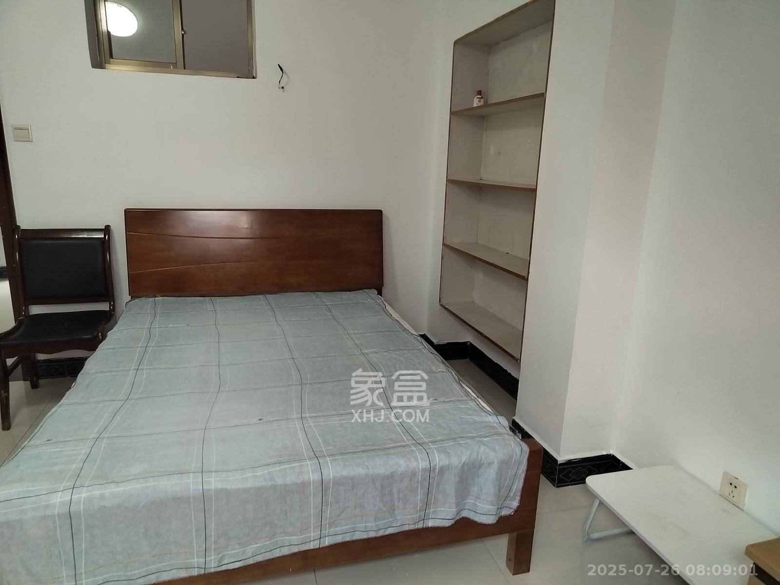 莲湖汽配城 4室2厅1卫 2500.0元/月 莲湖汽配城 4室2厅1卫 2500.0元/月室内图