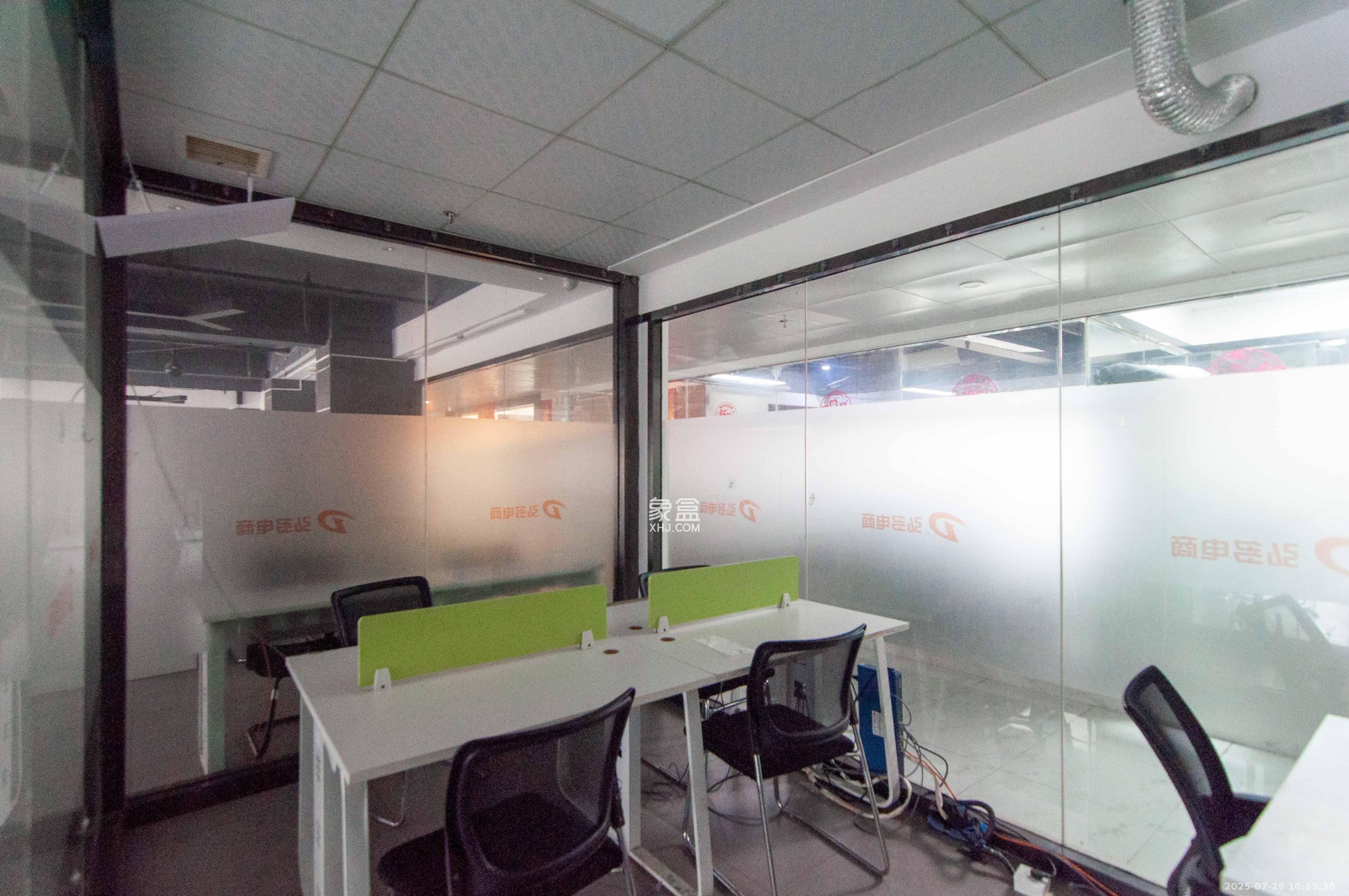 达美D6区   350.0㎡      17000.0元/月室内图