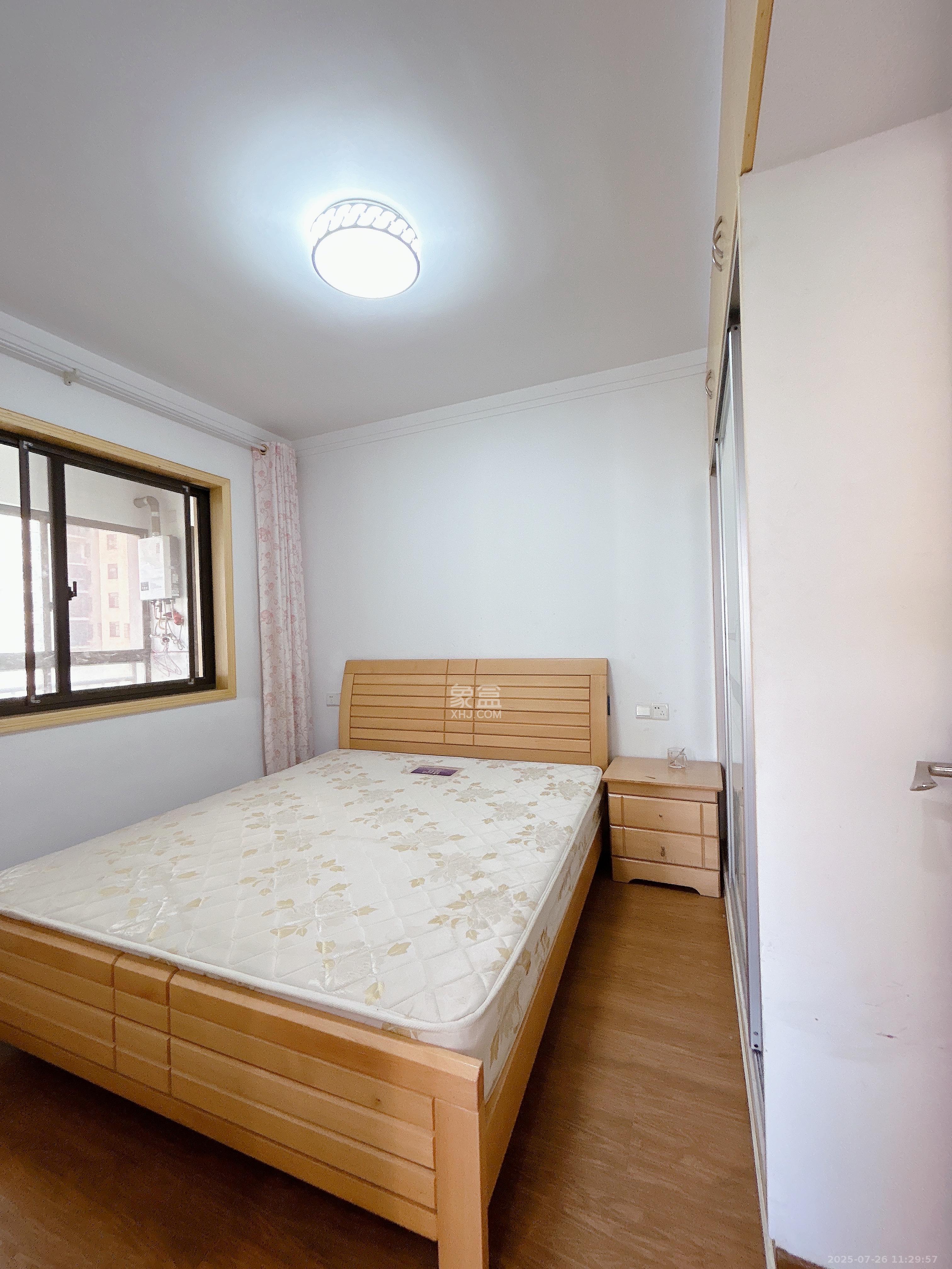 旭辉华庭  3室2厅2卫    1800.0元/月室内图