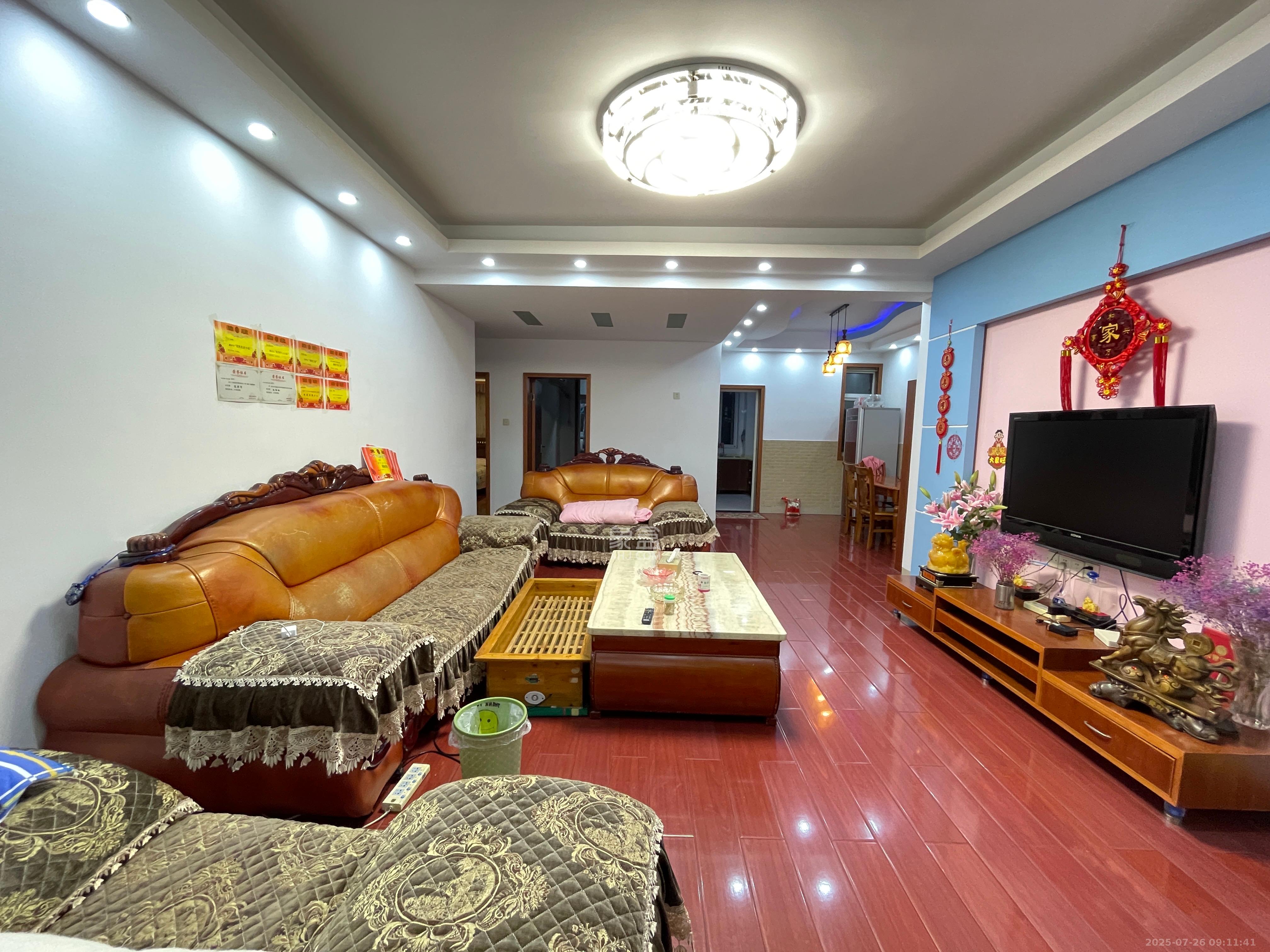 望麓锦园  3室2厅2卫   2300.00元/月室内图