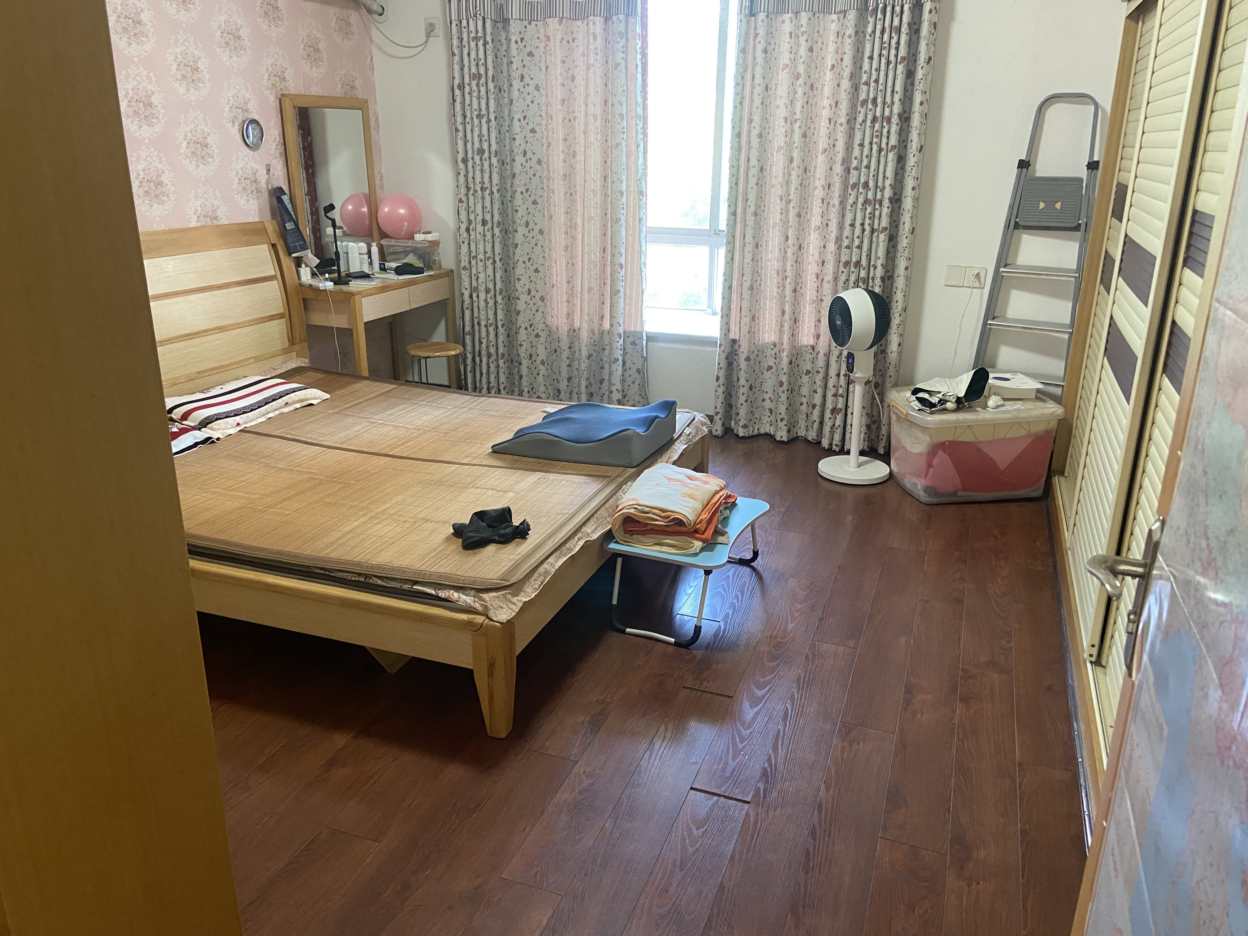 天鹅花园  4室2厅2卫   41.80万室内图