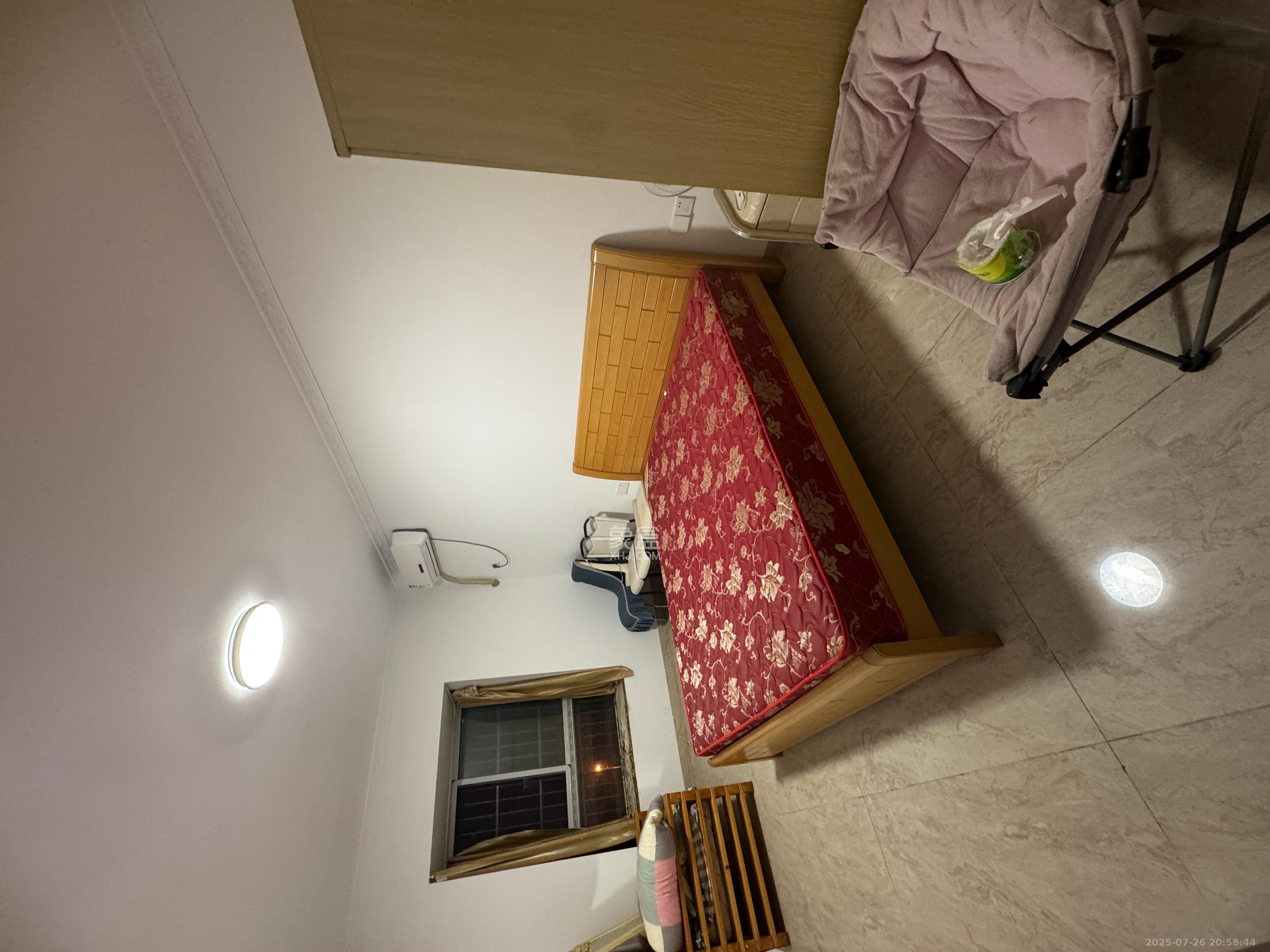 理工大学职工单位房青年汇  3室2厅2卫    2400.0元/月 理工大学职工单位房青年汇  3室2厅2卫    2400.0元/月室内图