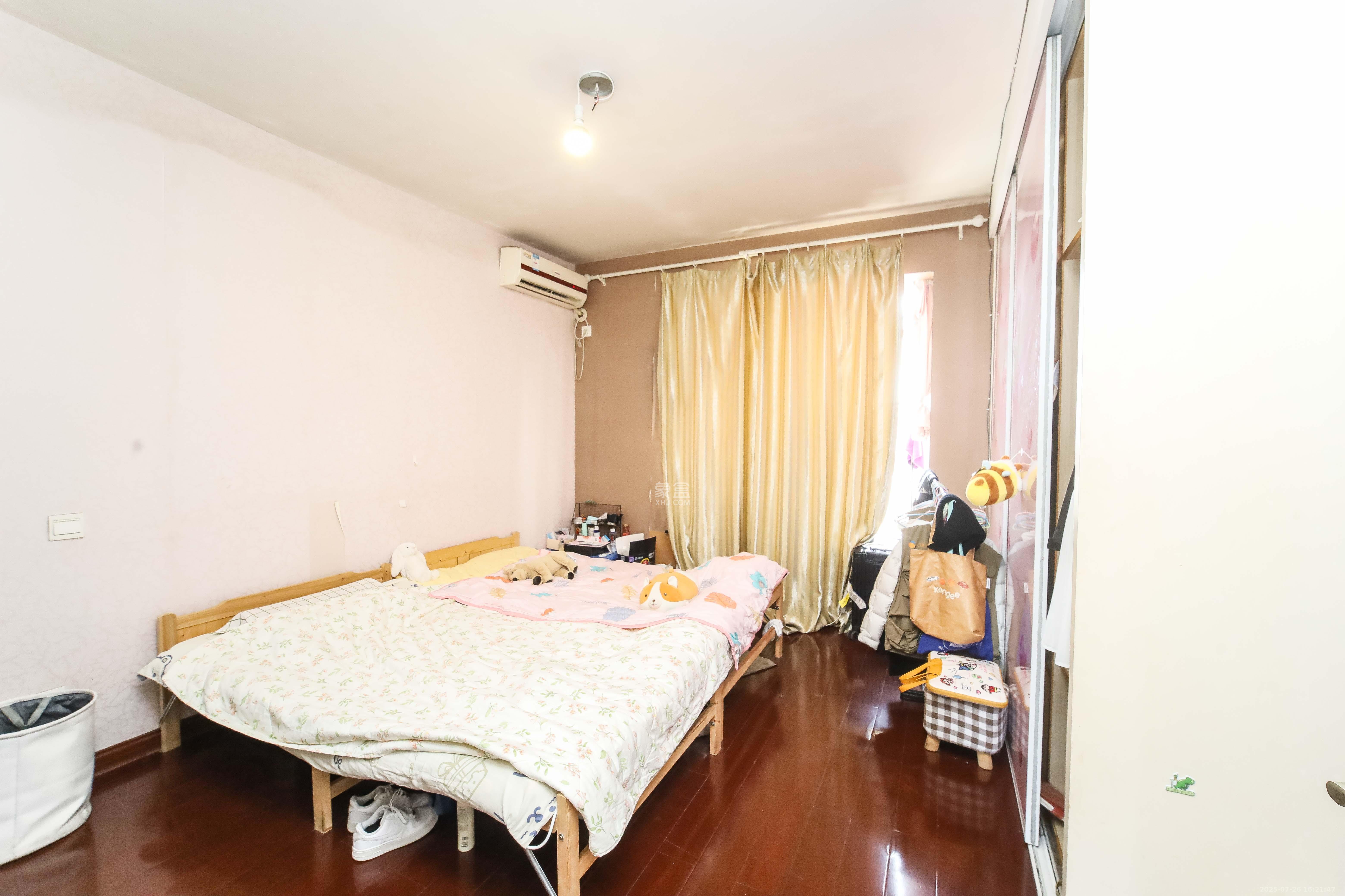 高桥现代商贸城 3室2厅2卫 79.8万 高桥现代商贸城 3室2厅2卫 79.8万卧室