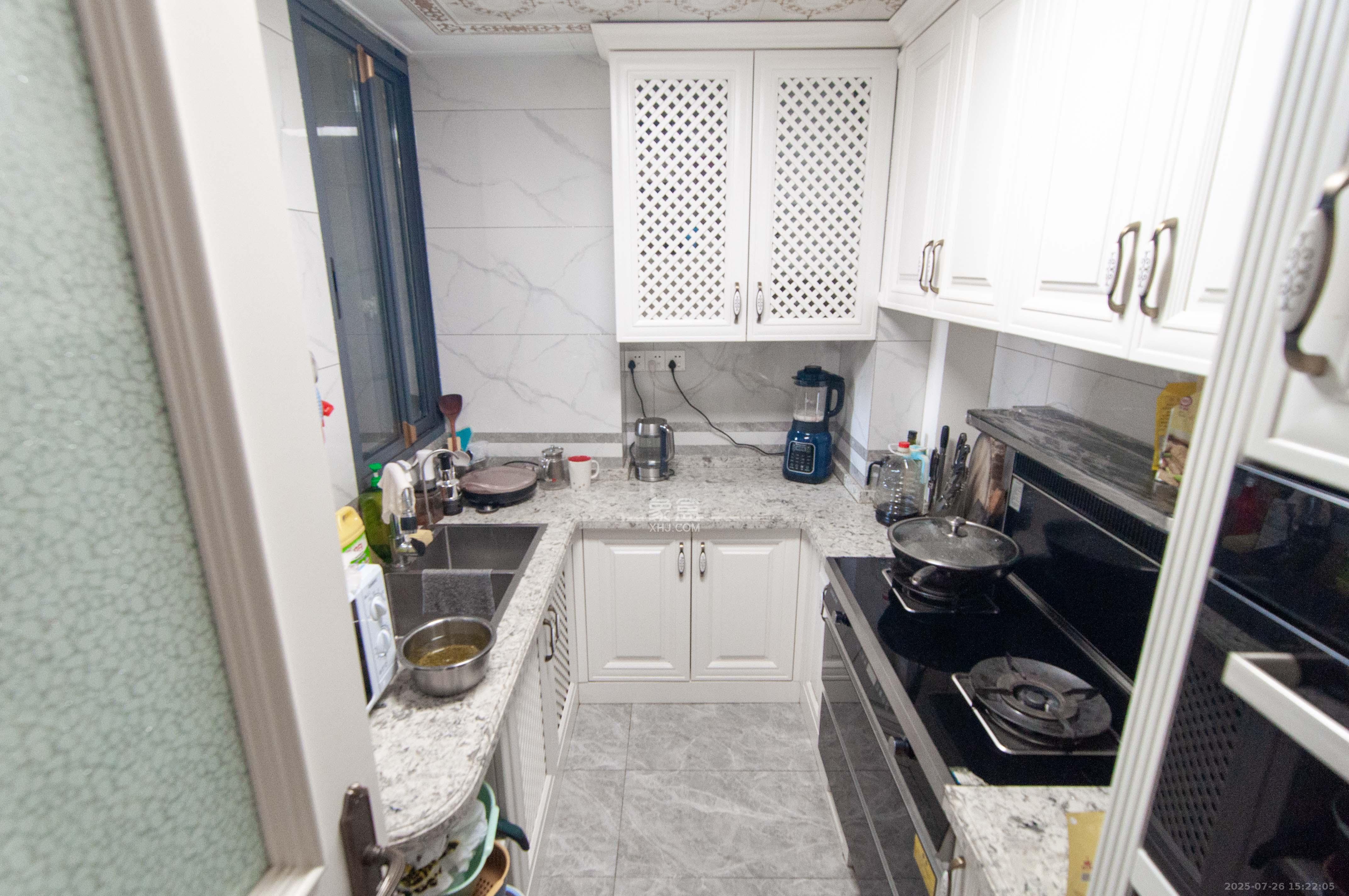 恩瑞御西湖  4室2厅2卫    245.0万厨房