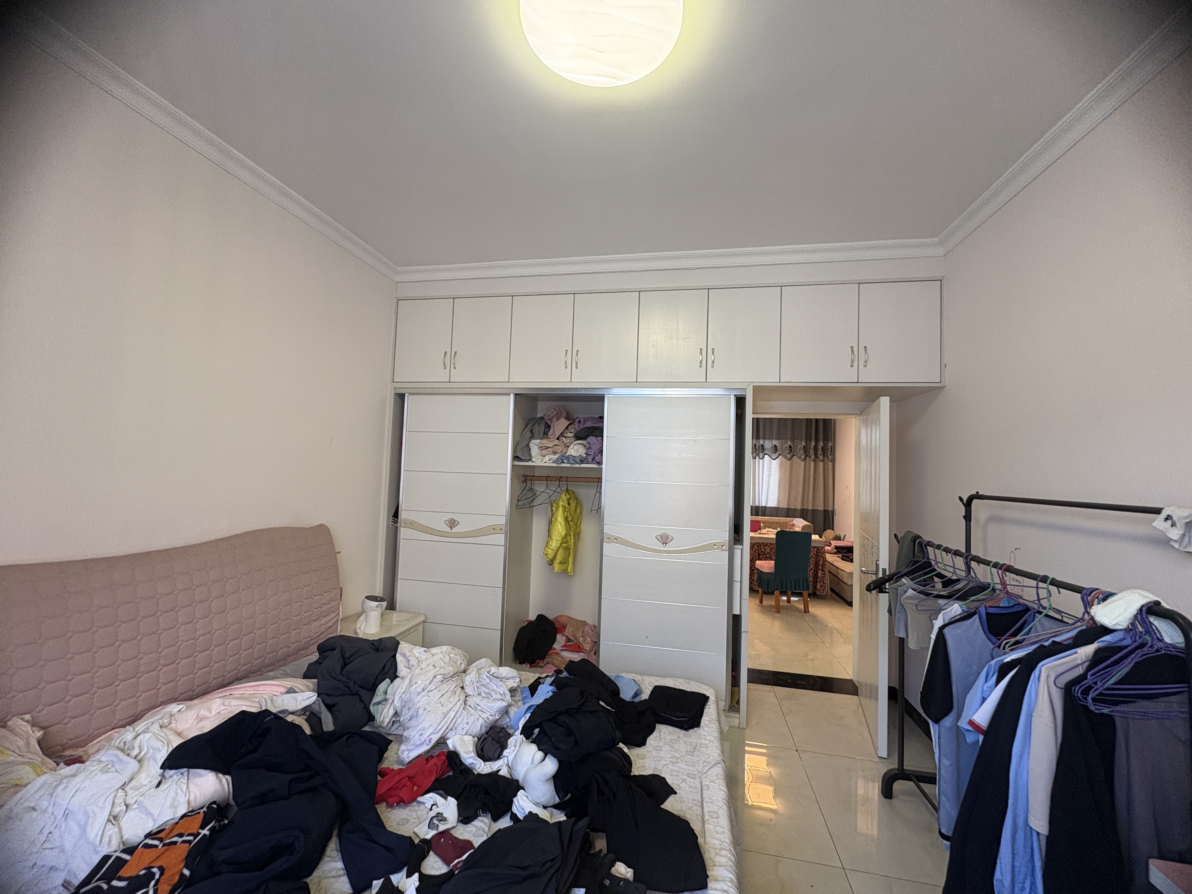 育财农贸市场（民营市场）  3室2厅1卫    38.0万卧室