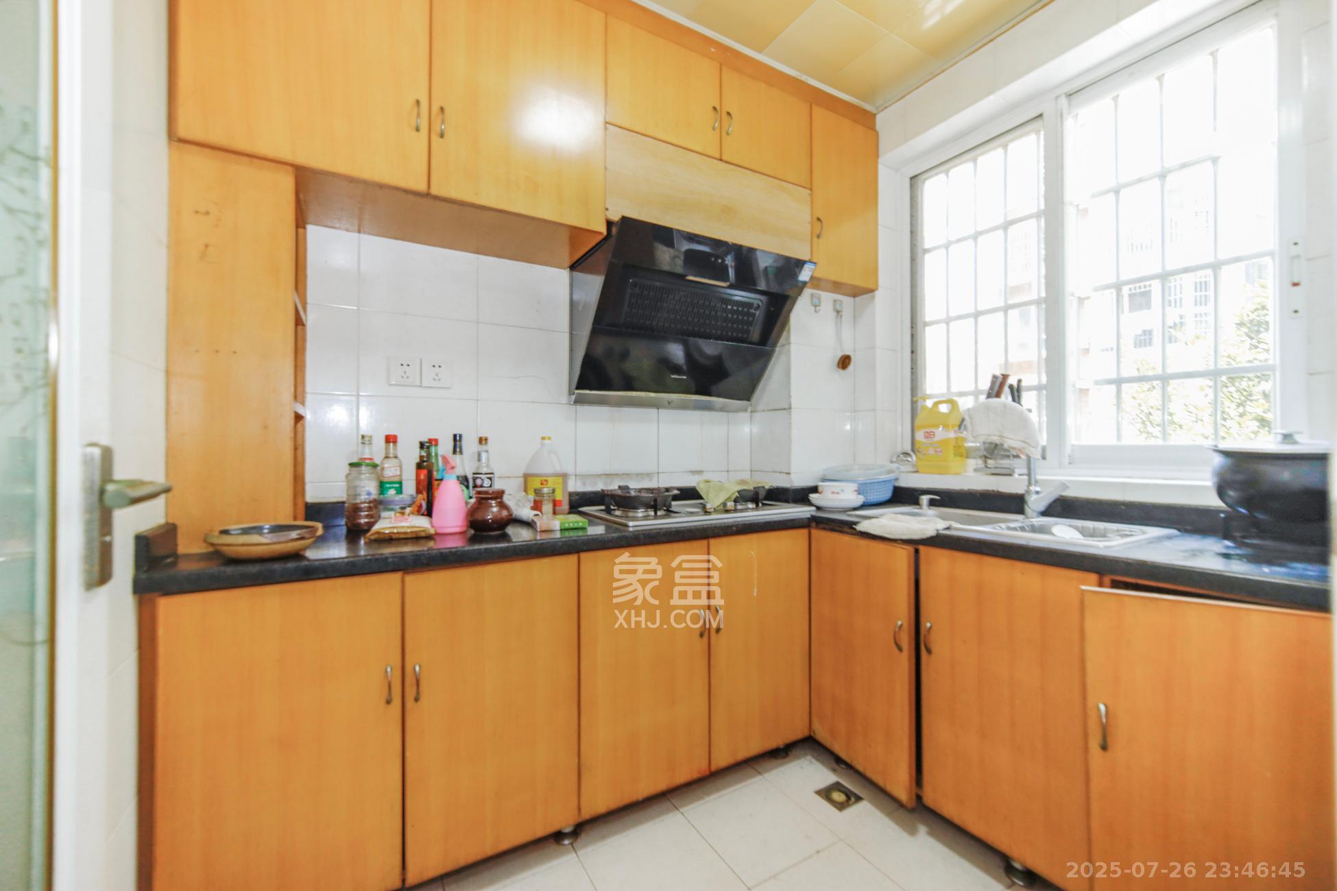 山水庭院  2室2厅1卫    56.0万 山水庭院  2室2厅1卫    56.0万厨房