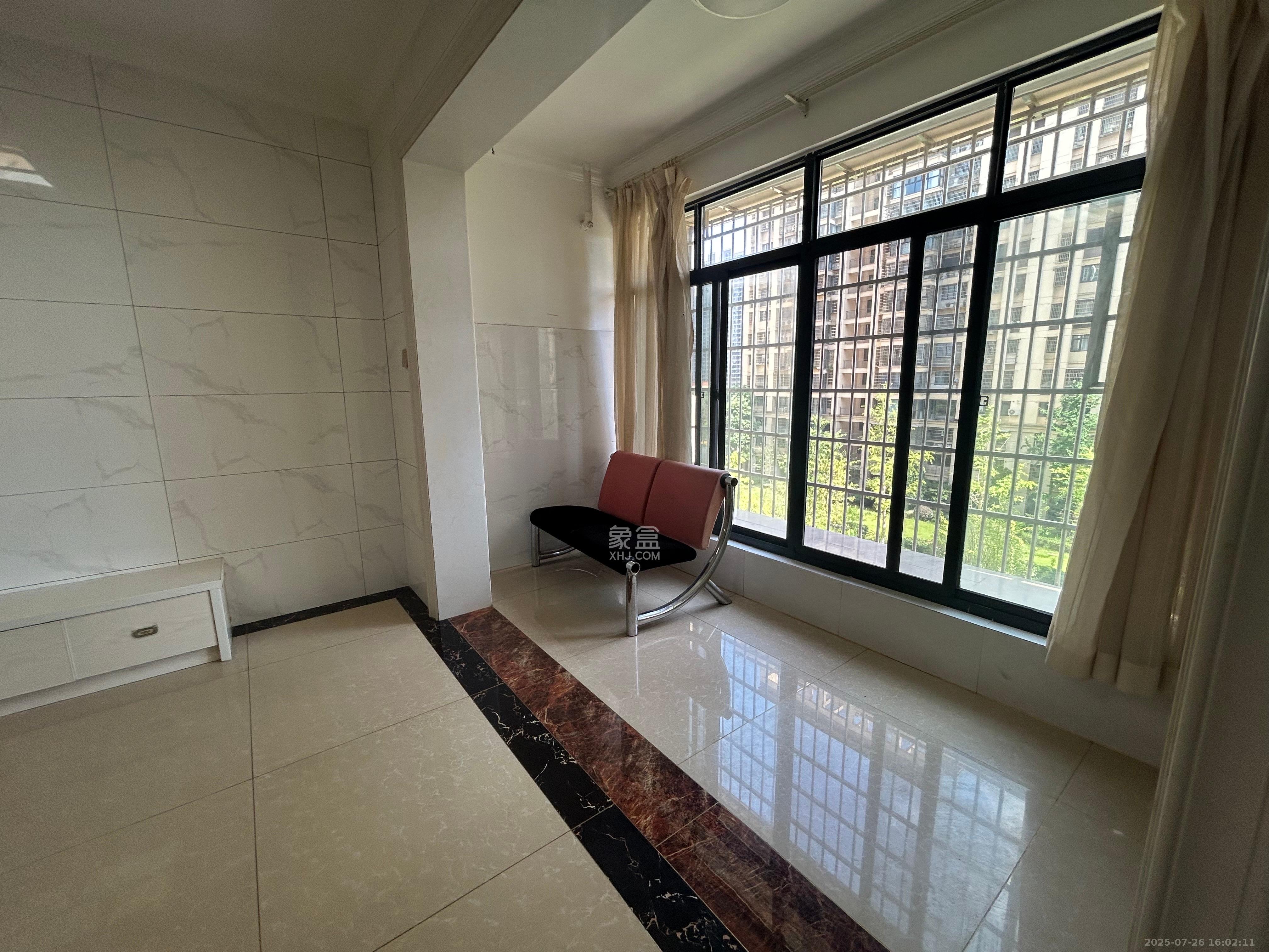 和康园小区 3室2厅1卫 2100.0元/月 和康园小区 3室2厅1卫 2100.0元/月室内图