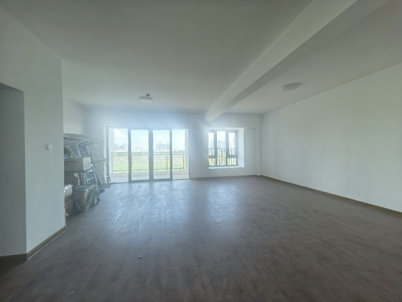 华盛御品 5室2厅3卫 300.0万 华盛御品 5室2厅3卫 300.0万室内图