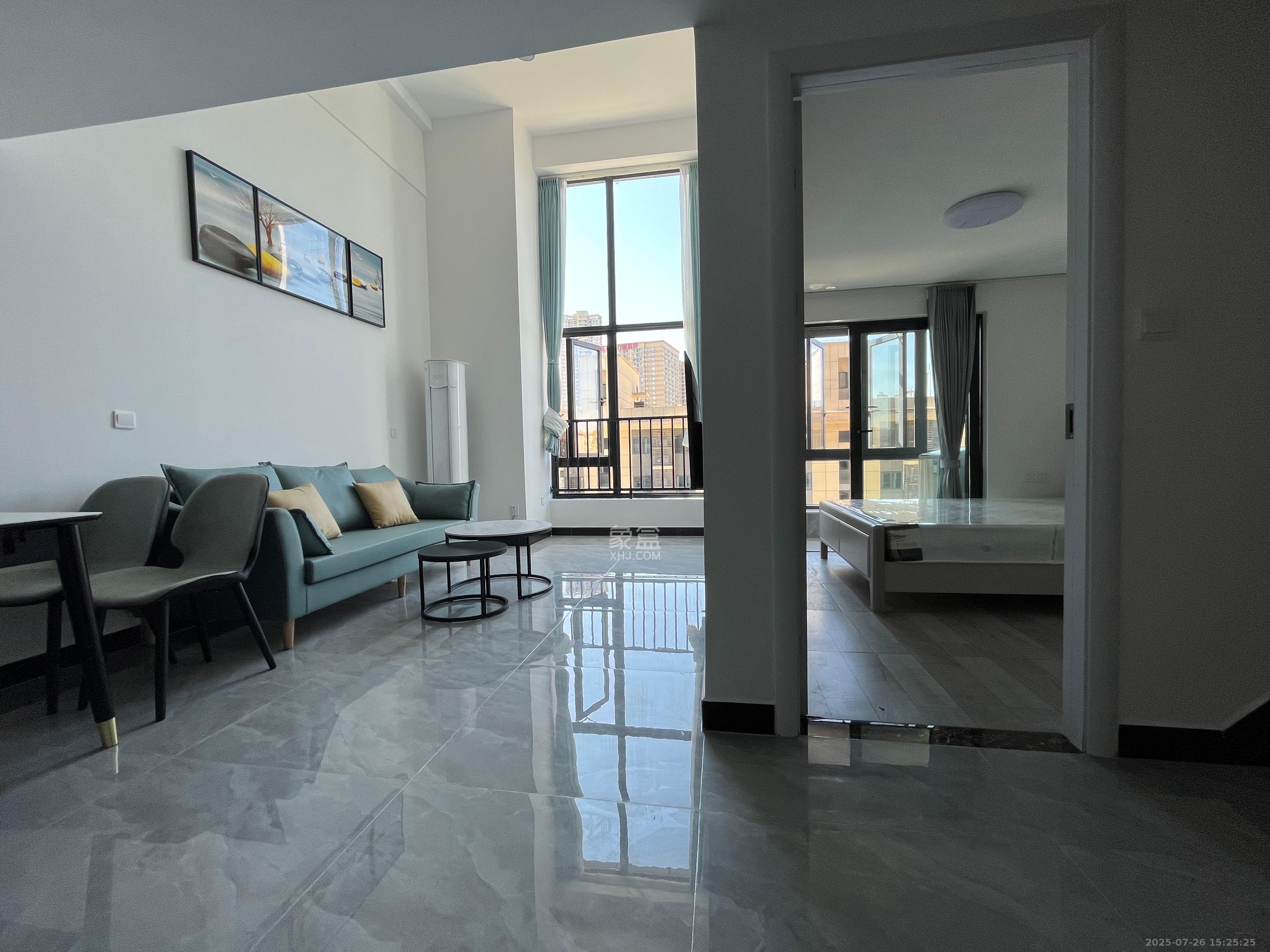 万科金色麦田  3室2厅2卫    2300.0元/月室内图