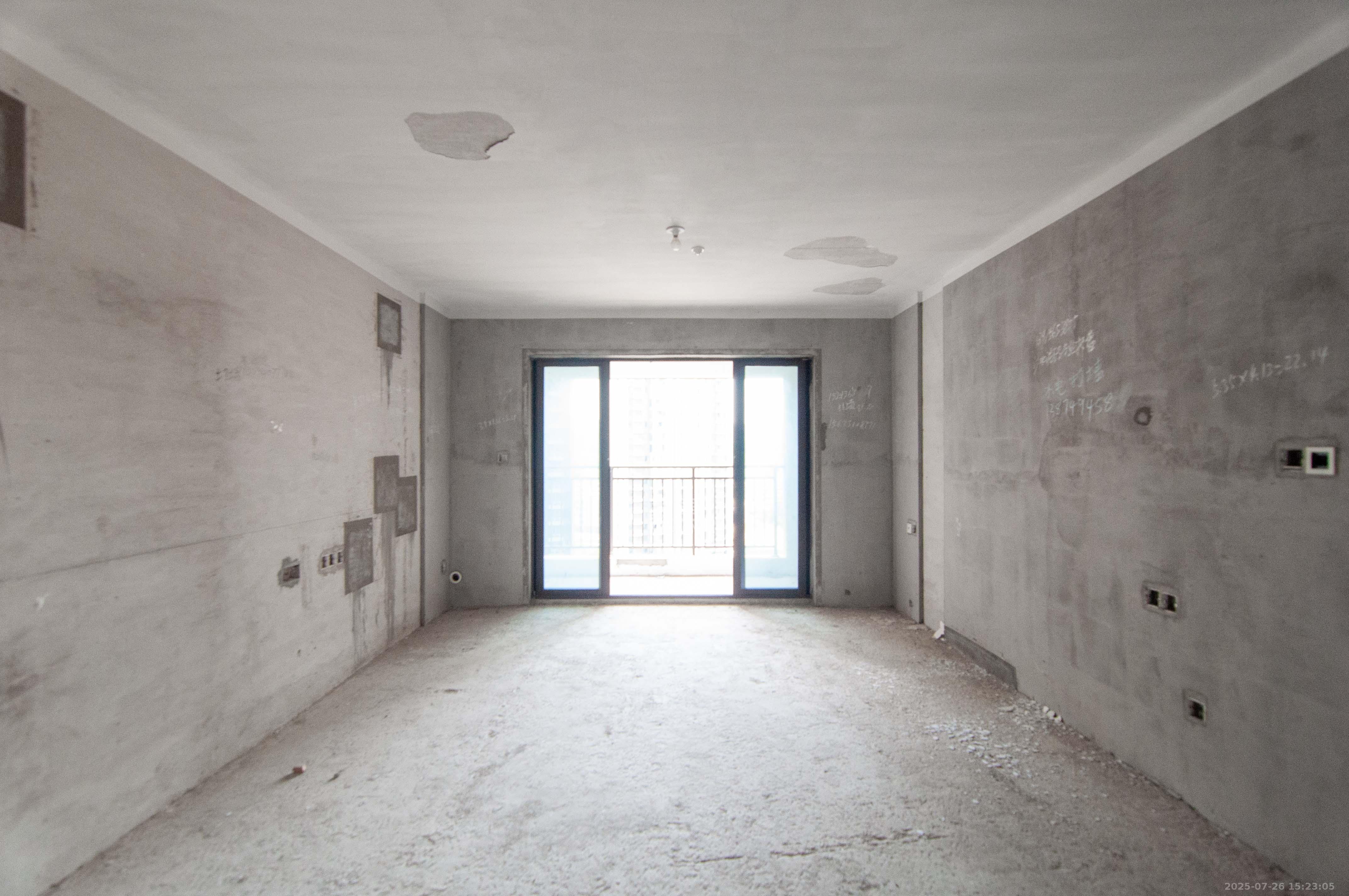 卓越浅水湾一期  4室2厅2卫    138.0万