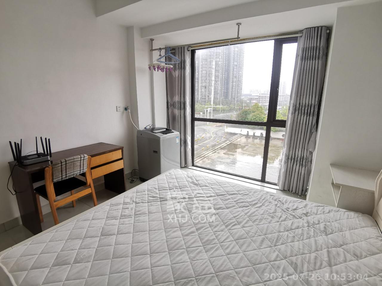 汀湘十里  1室1厅1卫    1300.0元/月 汀湘十里  1室1厅1卫    1300.0元/月