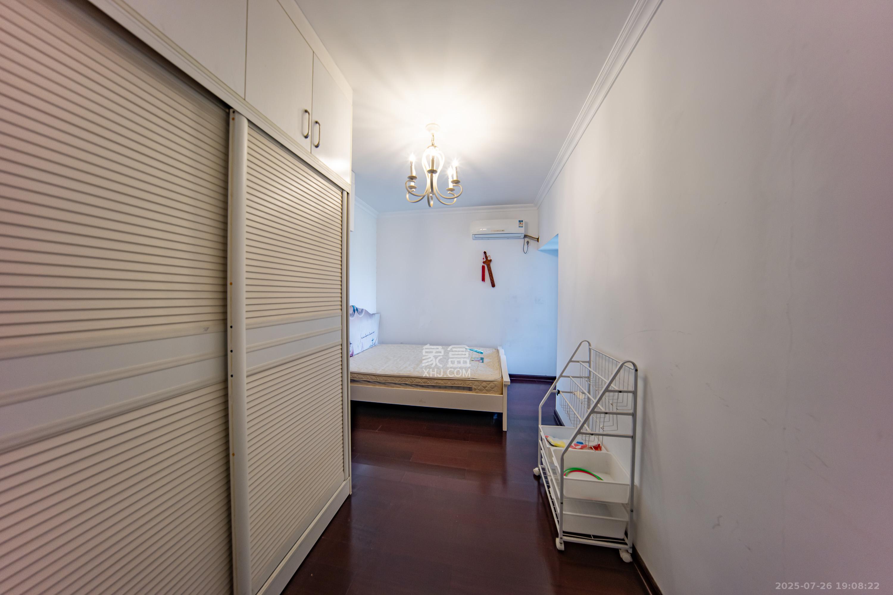 中海国际一期 3室2厅1卫 72.0万 中海国际一期 3室2厅1卫 72.0万卧室