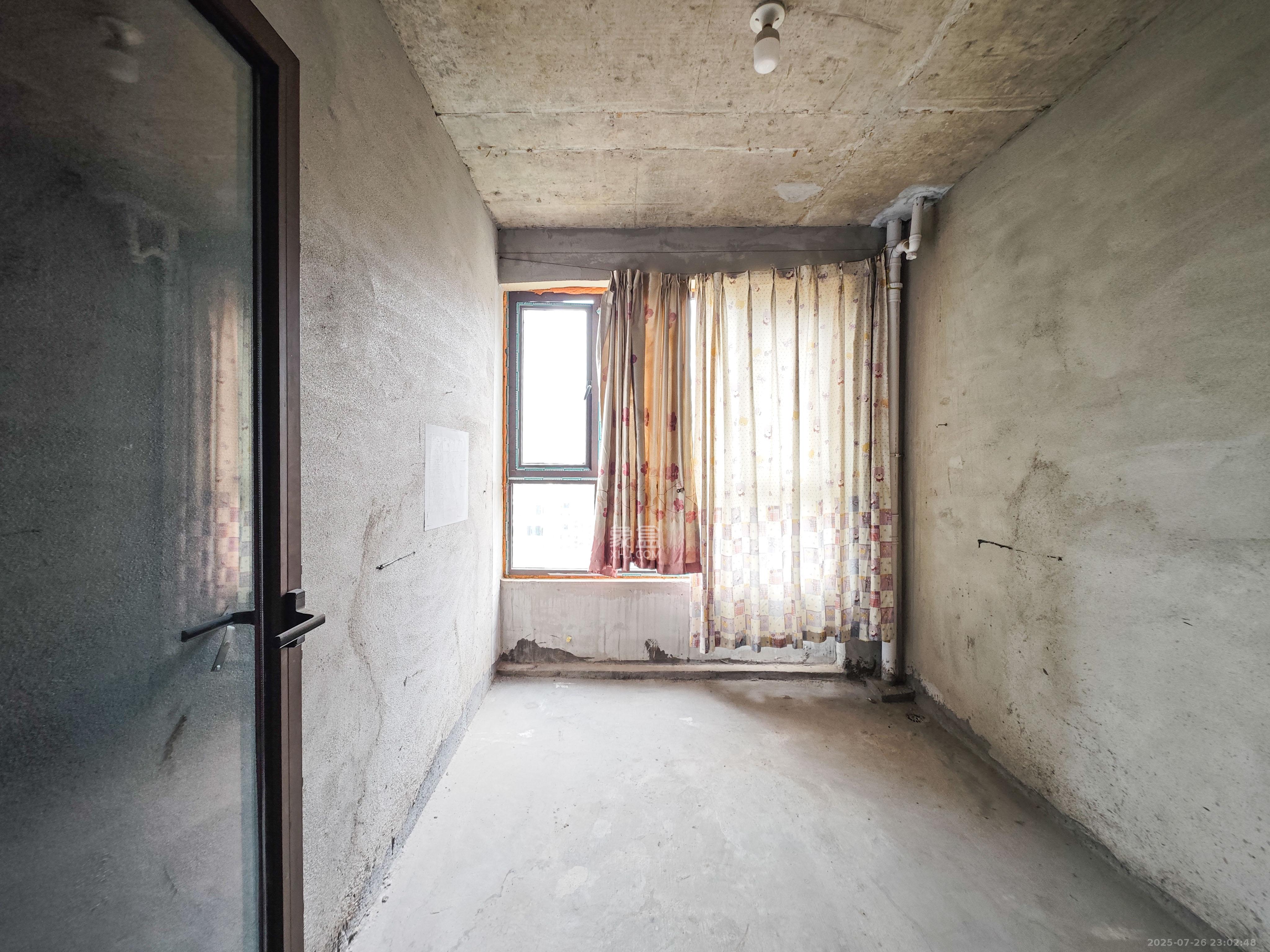 山语城三期  3室2厅2卫    82.0万 山语城三期  3室2厅2卫    82.0万卧室