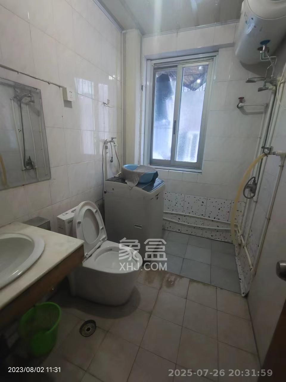 燕山街社区  2室1厅1卫    1600.0元/月室内图