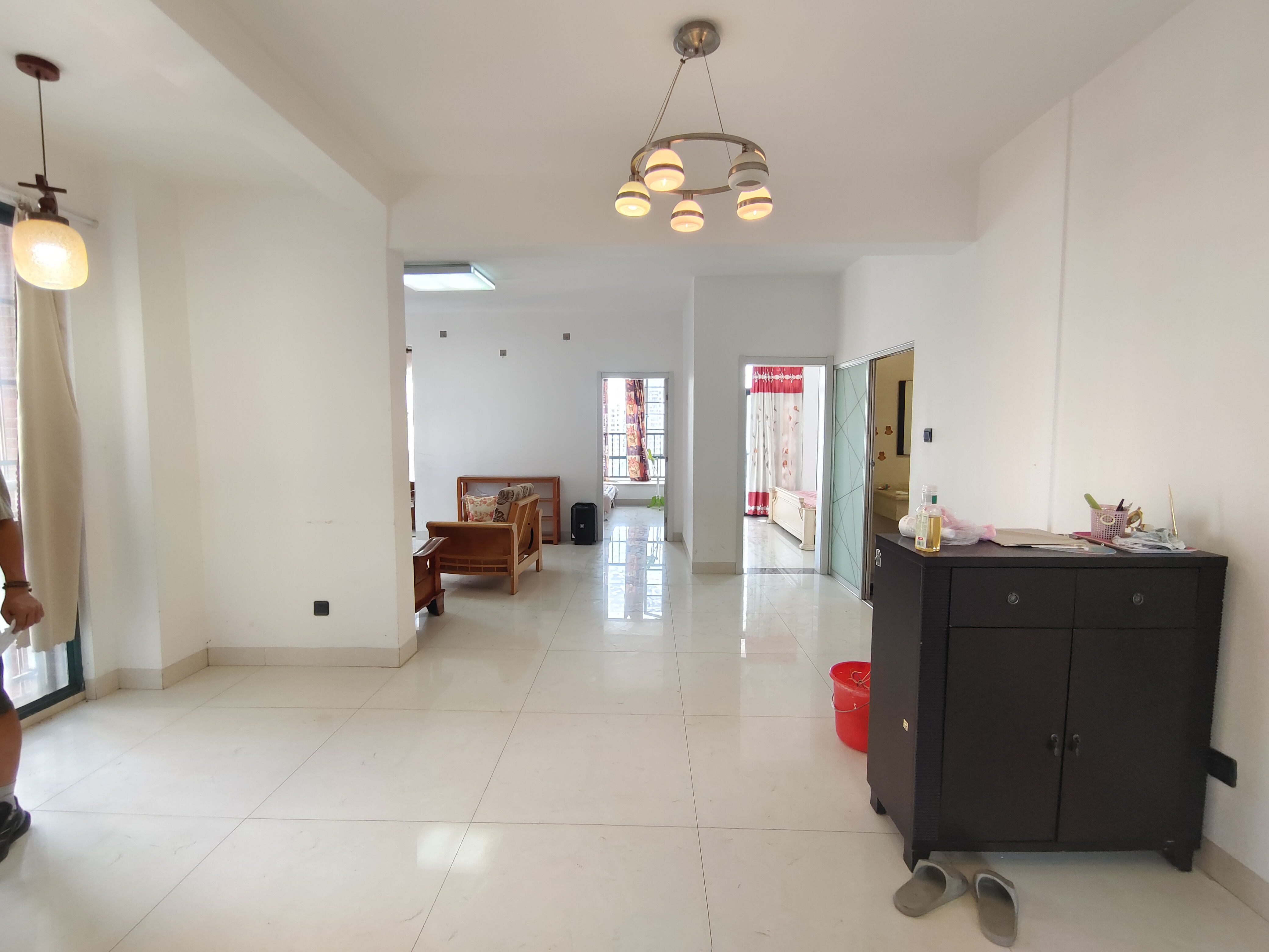 万花坊  2室2厅1卫    2400.0元/月 万花坊  2室2厅1卫    2400.0元/月室内图