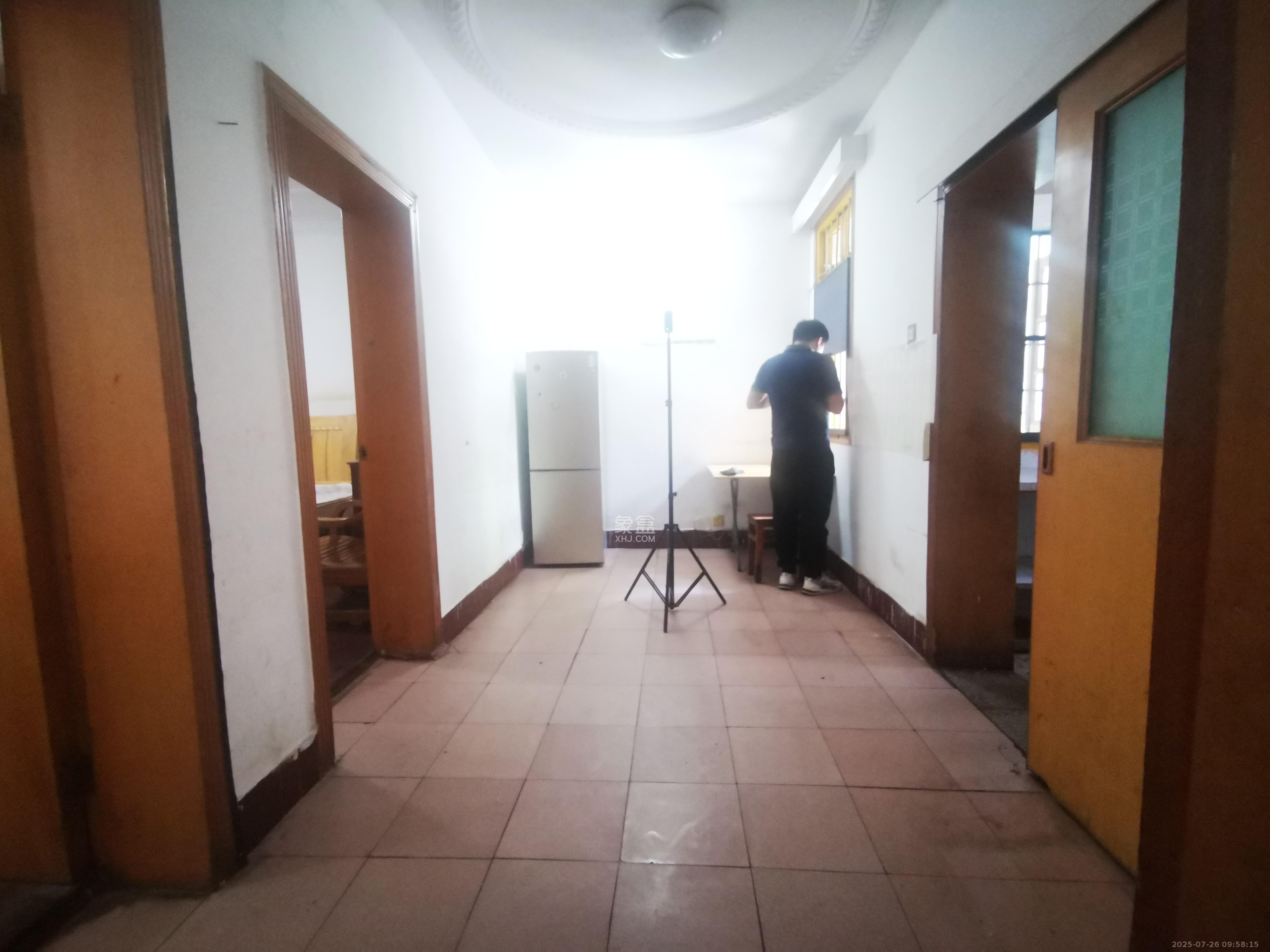 红旗区三片 2室1厅1卫 1400.0元/月 红旗区三片 2室1厅1卫 1400.0元/月室内图